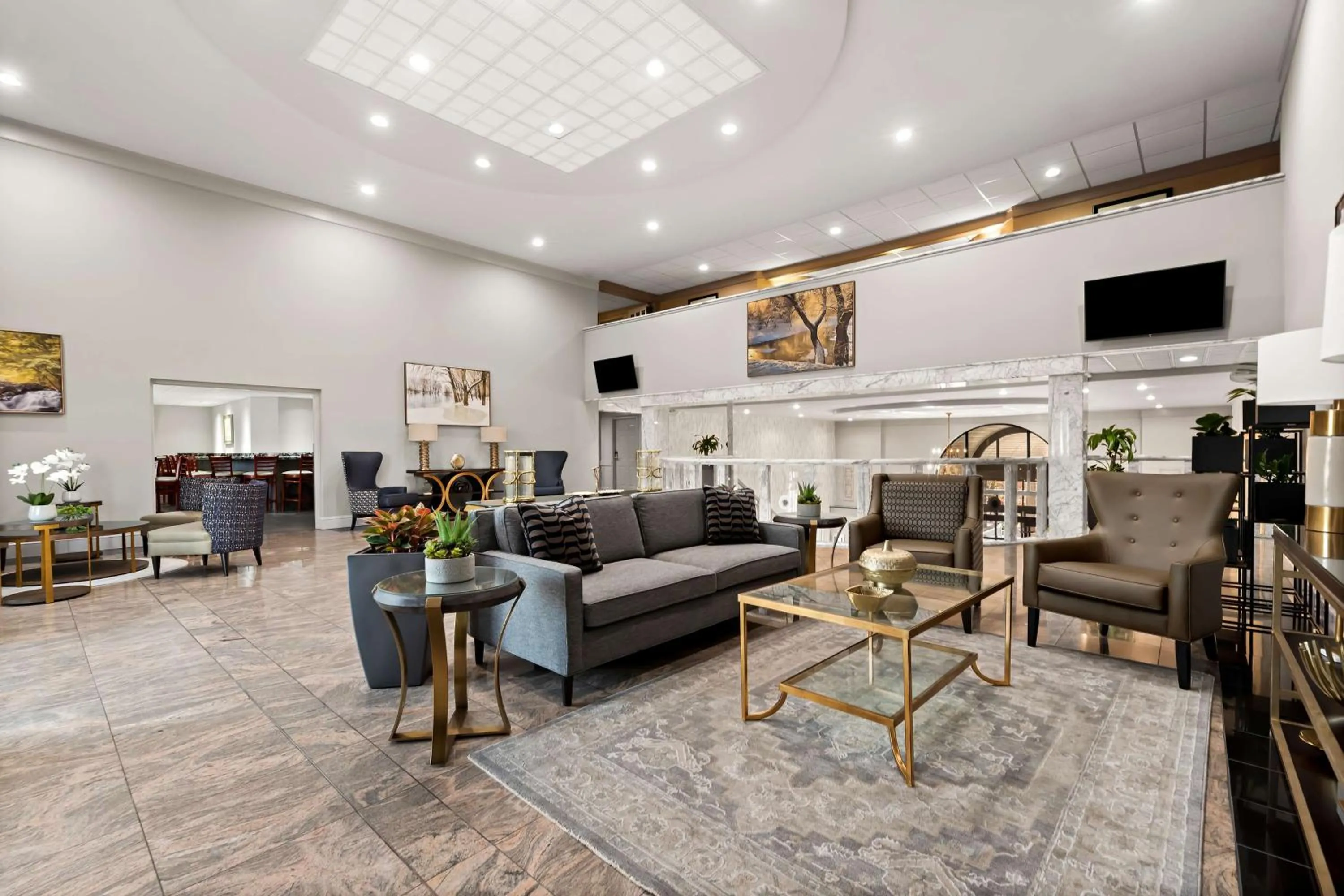 Lobby or reception in Best Western Plus Concordville Hotel