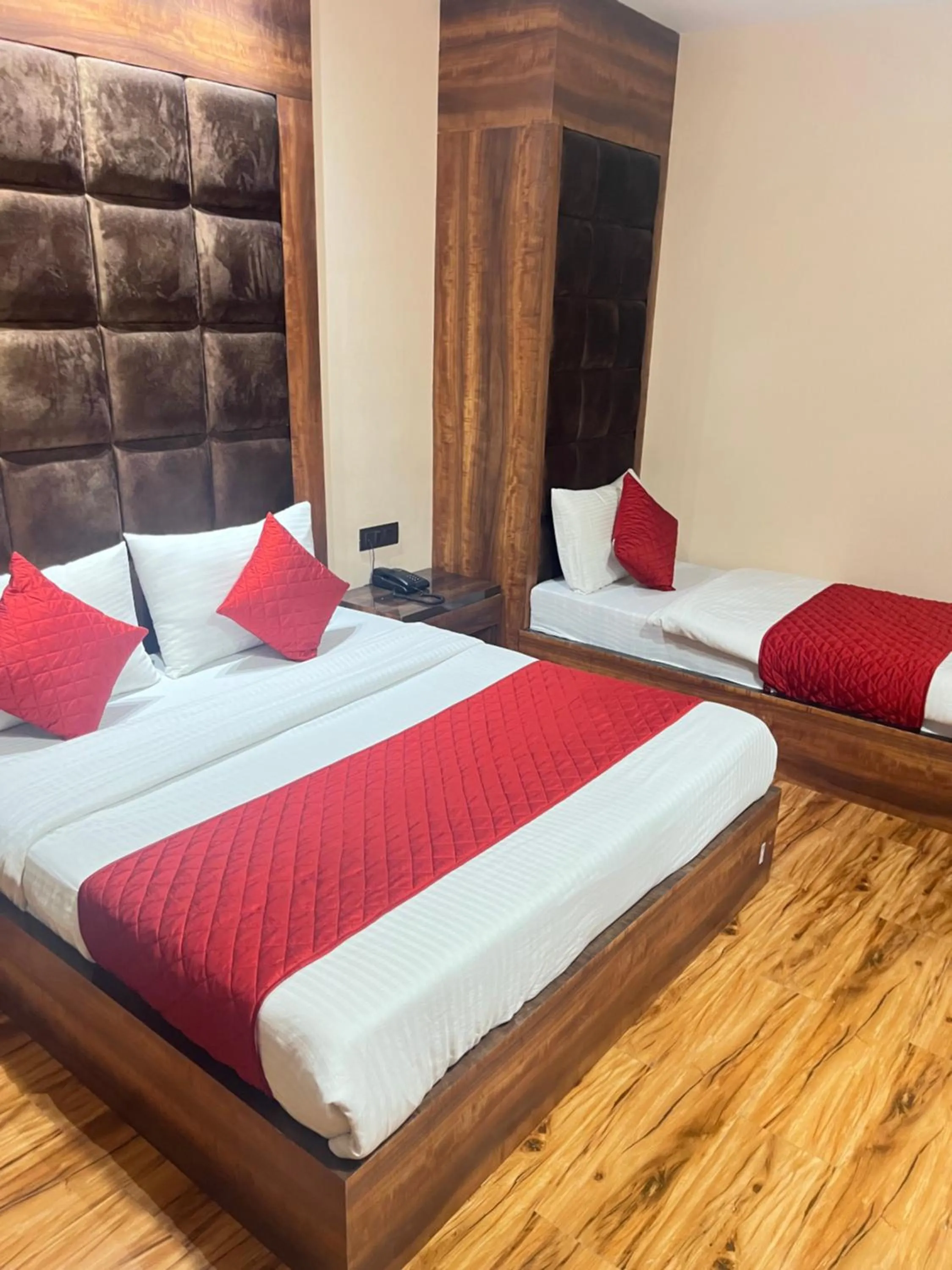 Bed in Hotel SHIMLA HERITAGE- Near B L K Hospital