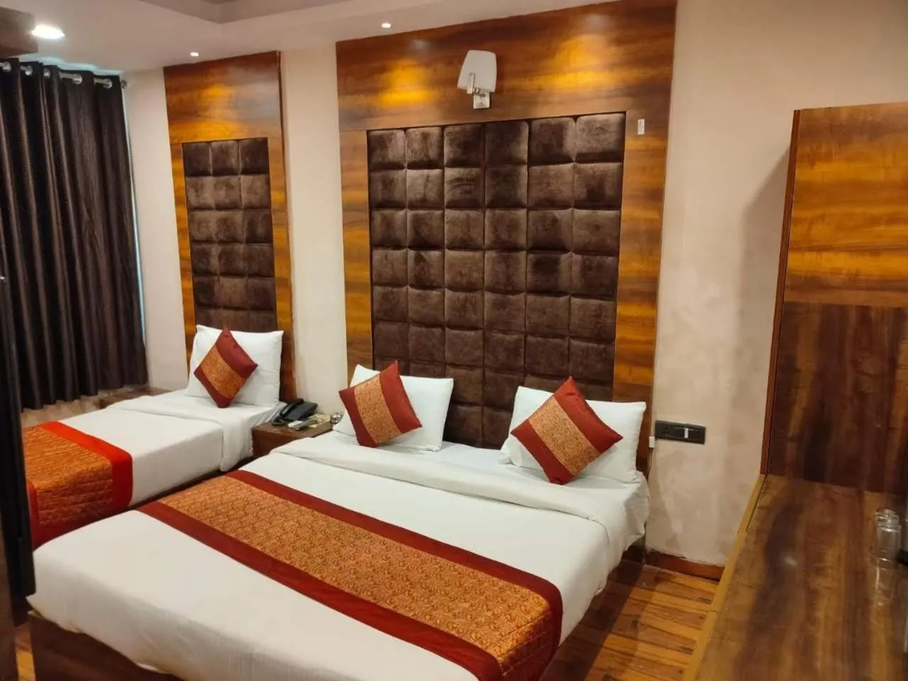 Bed in Hotel SHIMLA HERITAGE- Near B L K Hospital