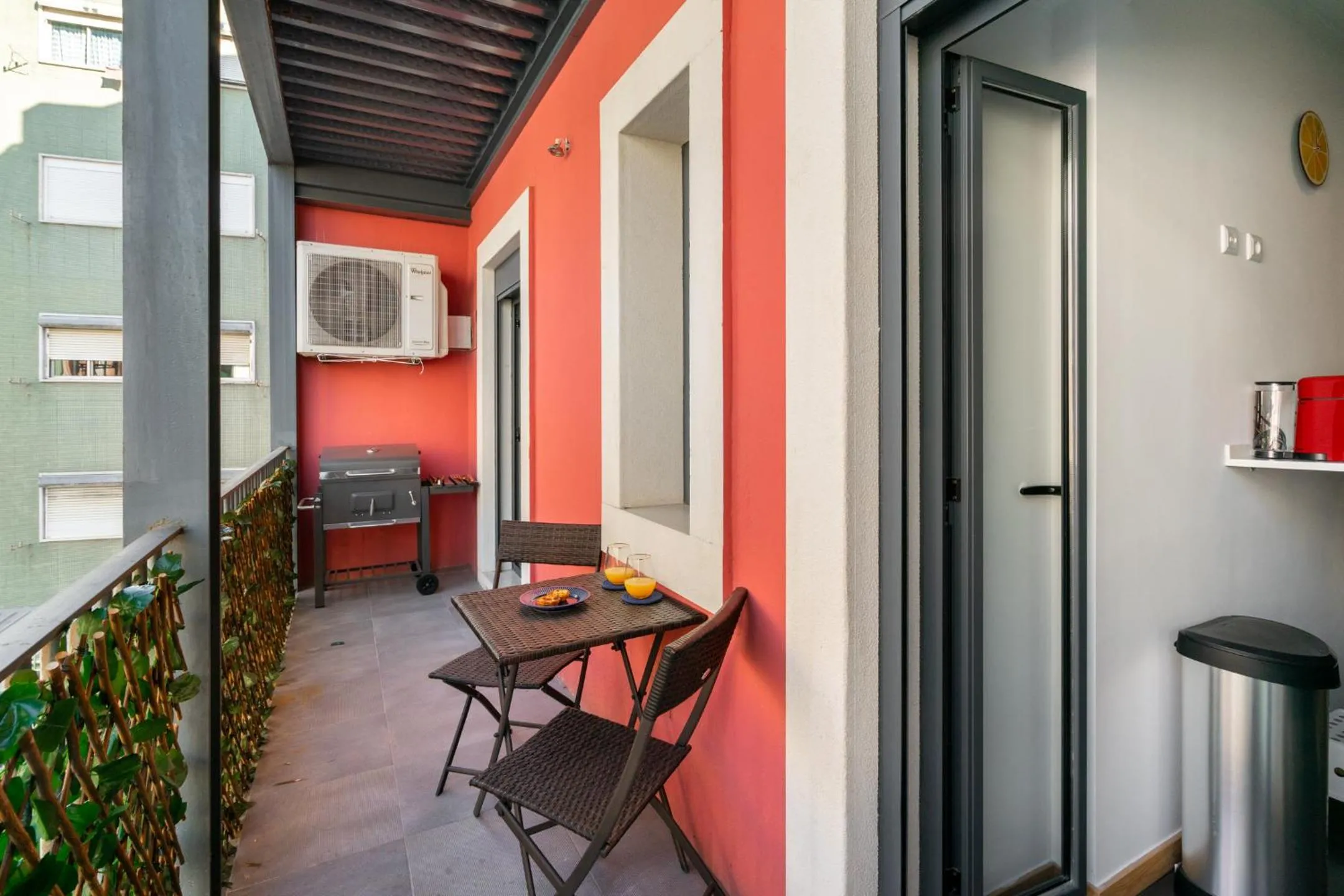 WHome Premium Family Apartment w/ Lift, AC & Barbecue