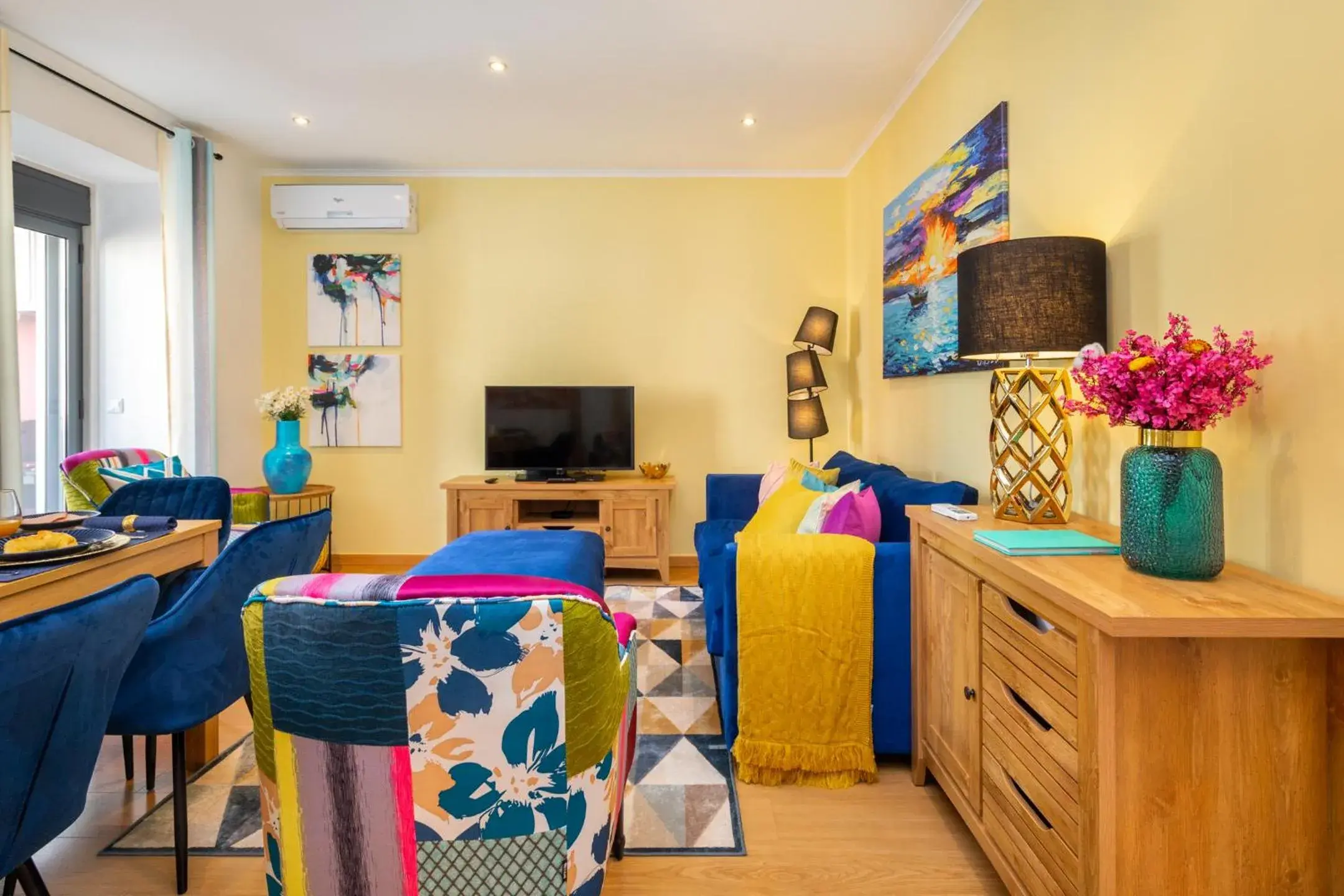 WHome Premium Family Apartment w/ Lift, AC & Barbecue WHome Premium Family Apartment w/ Lift, AC & Barbecue