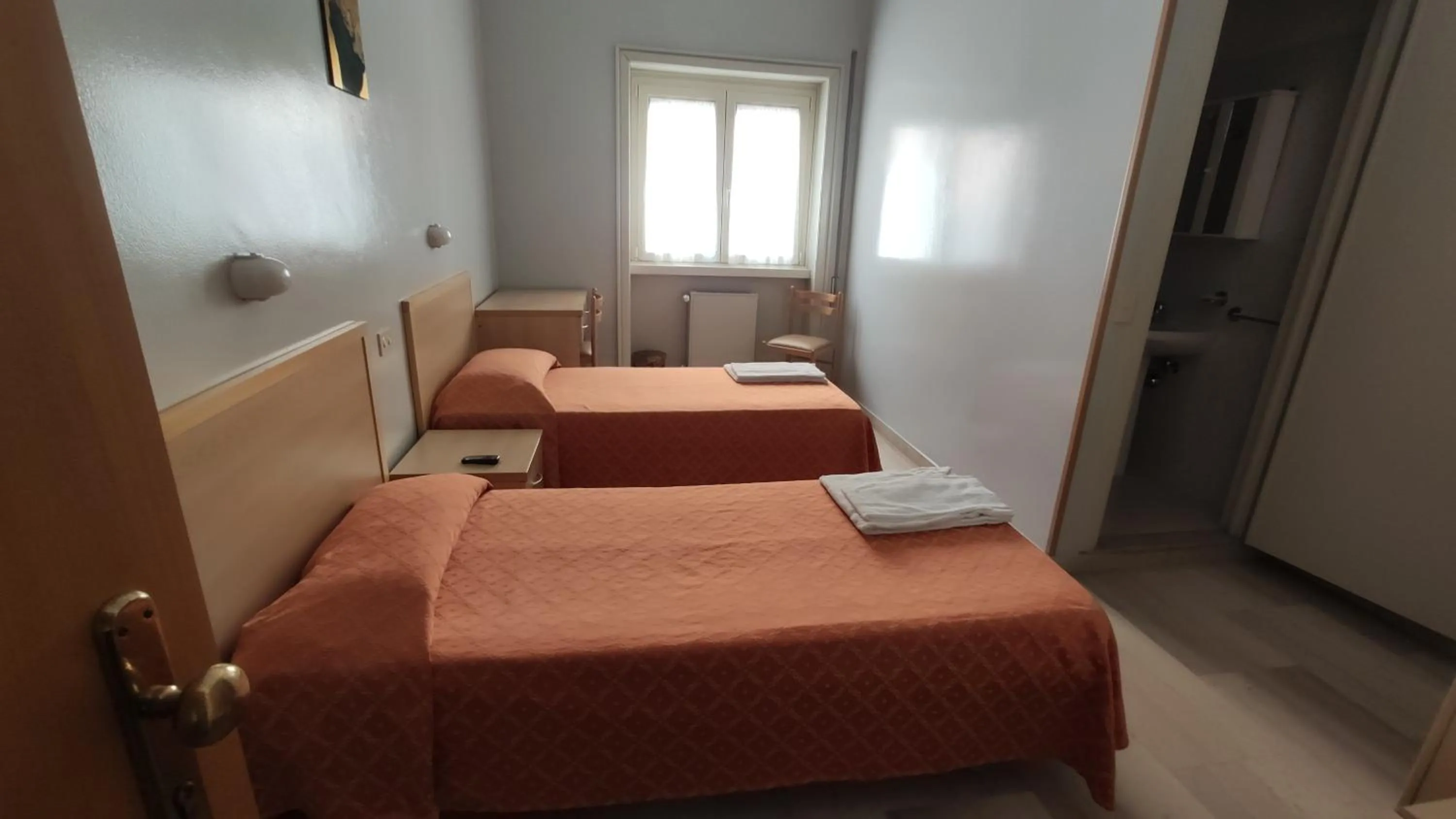 Photo of the whole room, Bed in SAN JUAN DE RIBERA, Casa per Ferie