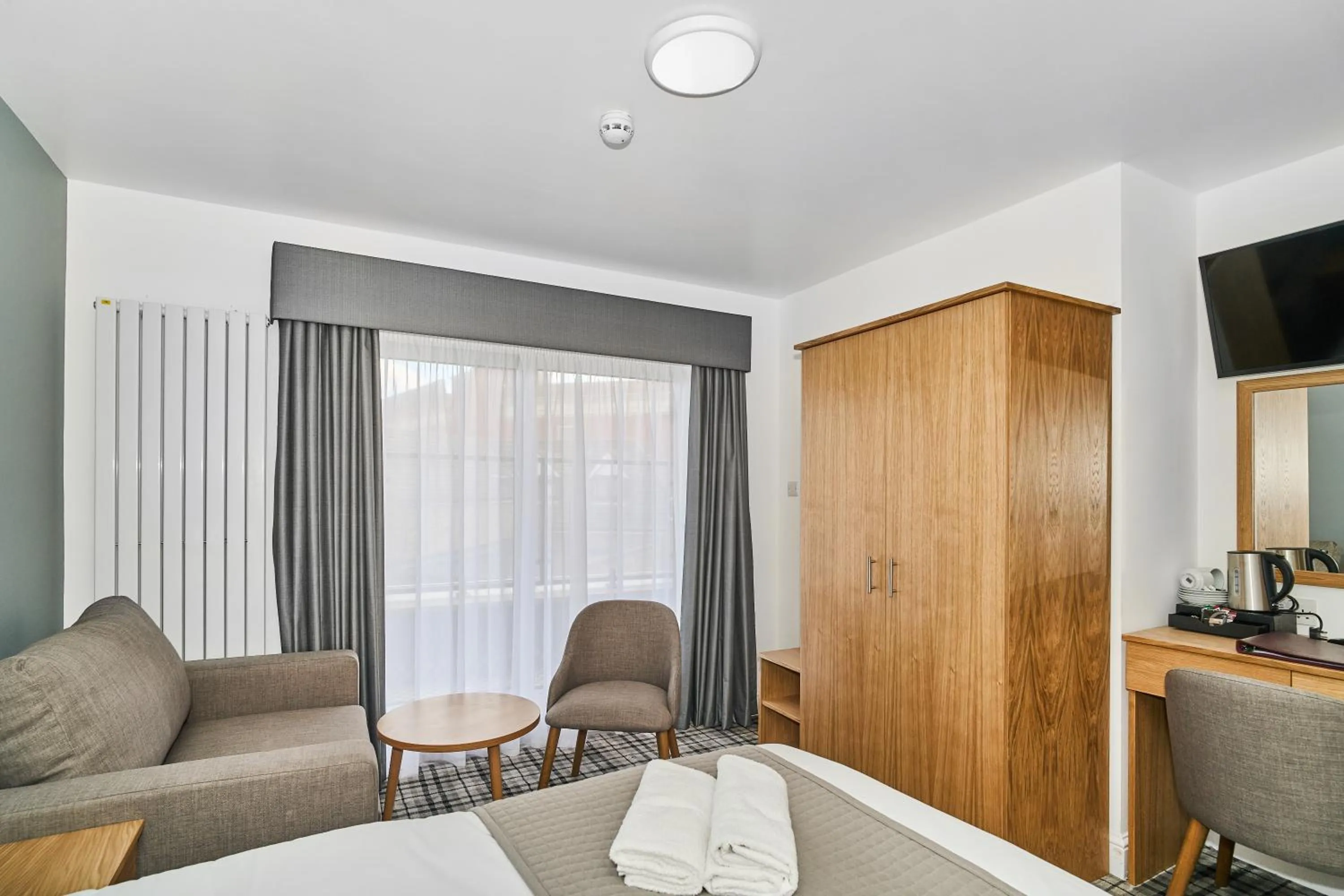 Bedroom in Best Western Greater London