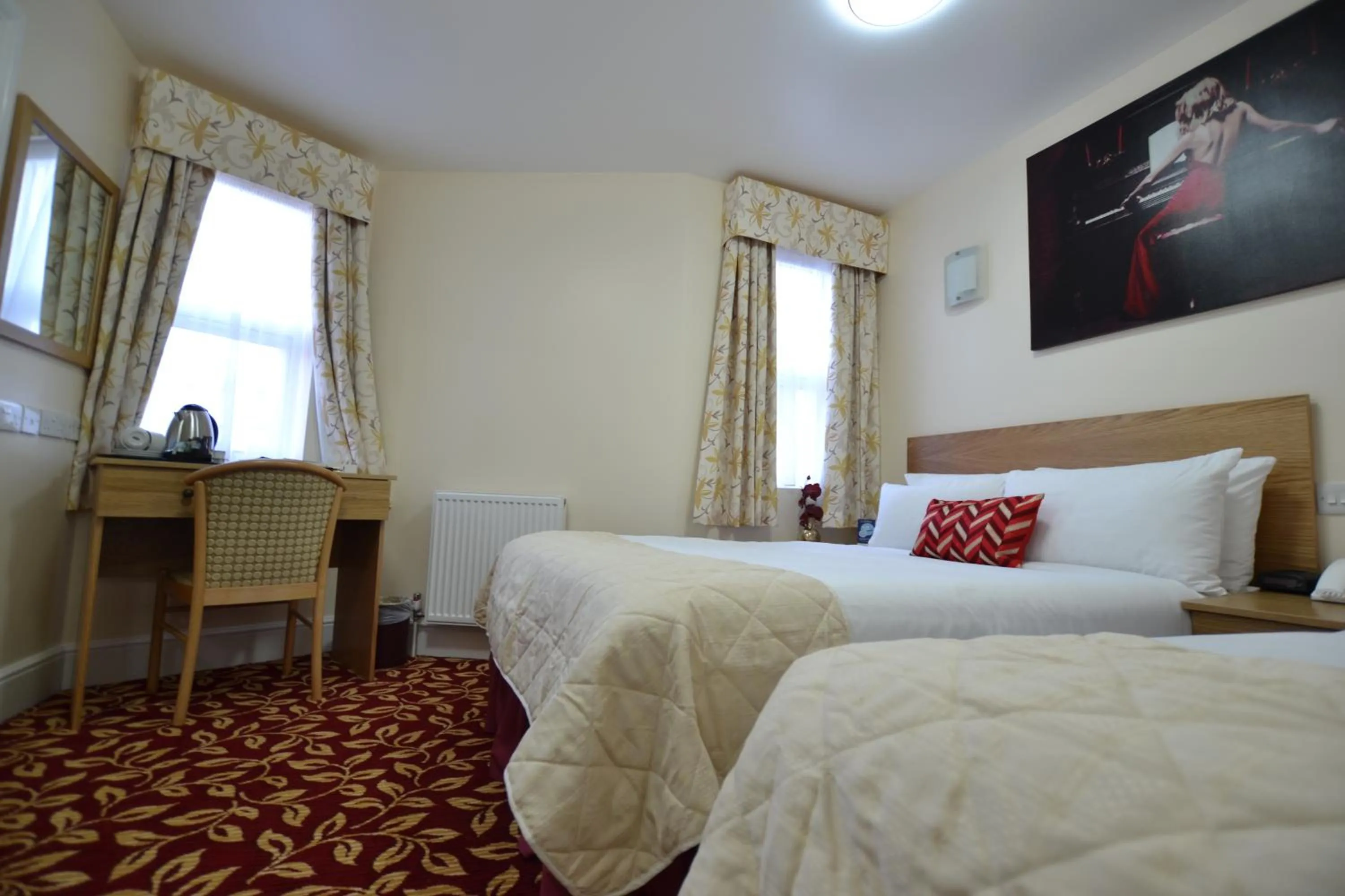 Bed in Best Western Greater London