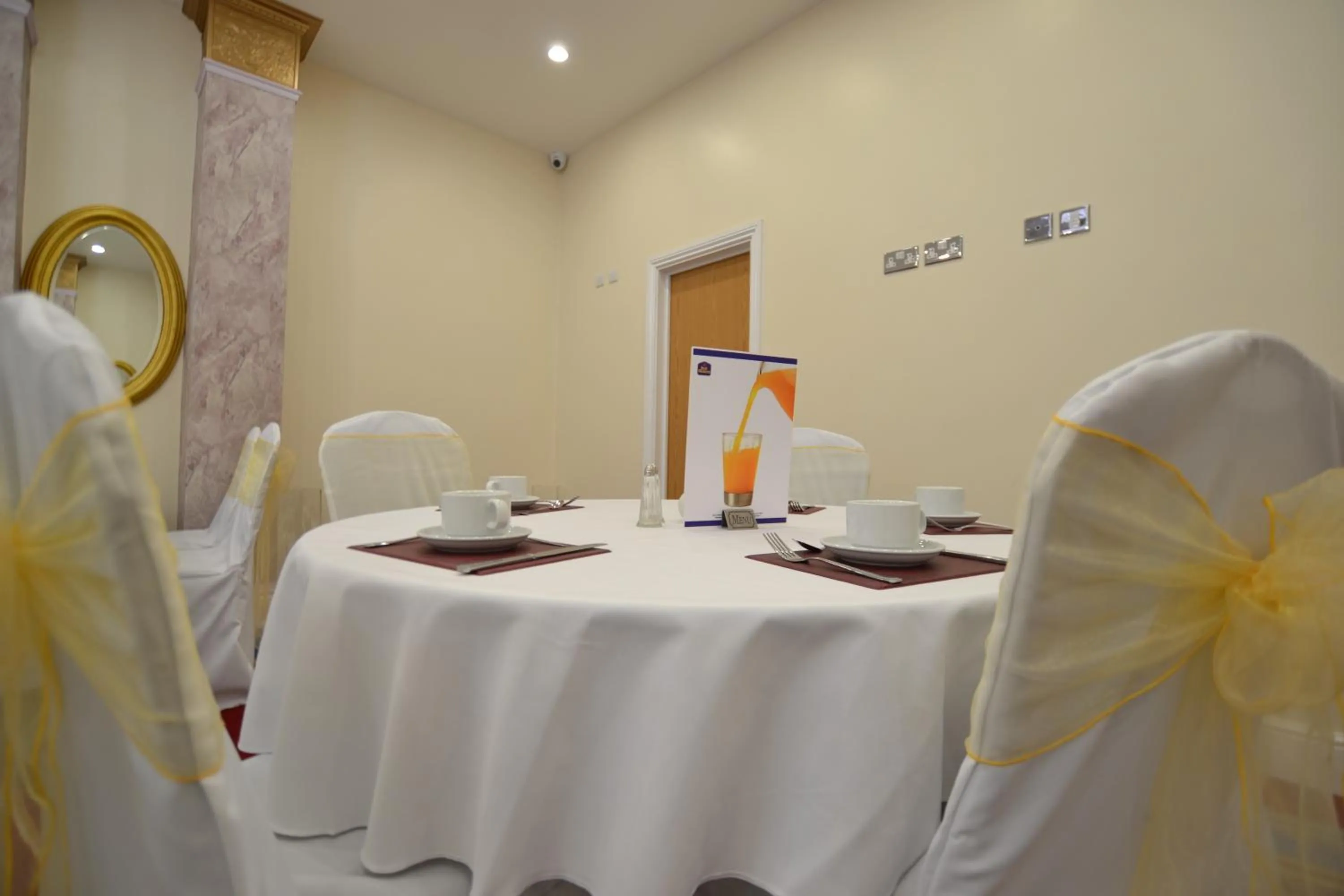 Restaurant/places to eat in Best Western Greater London