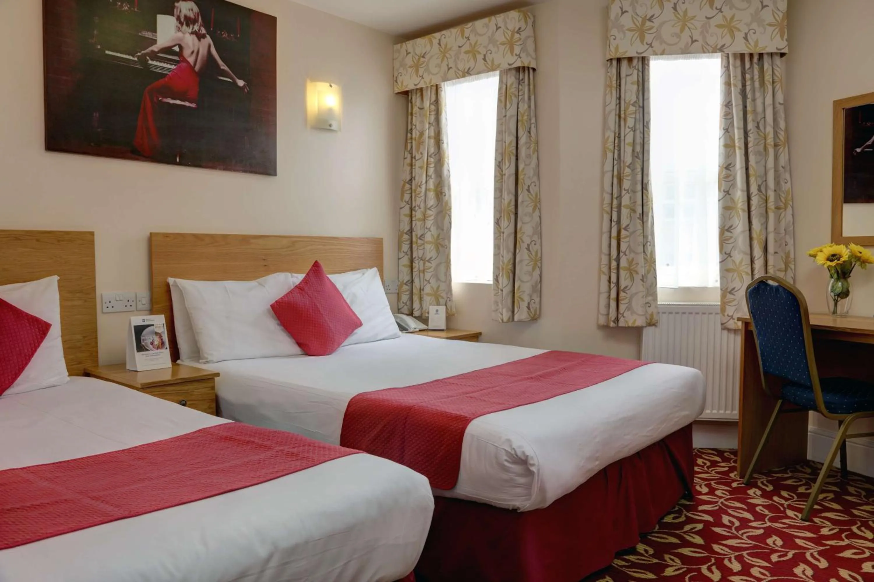 Photo of the whole room, Bed in Best Western Greater London