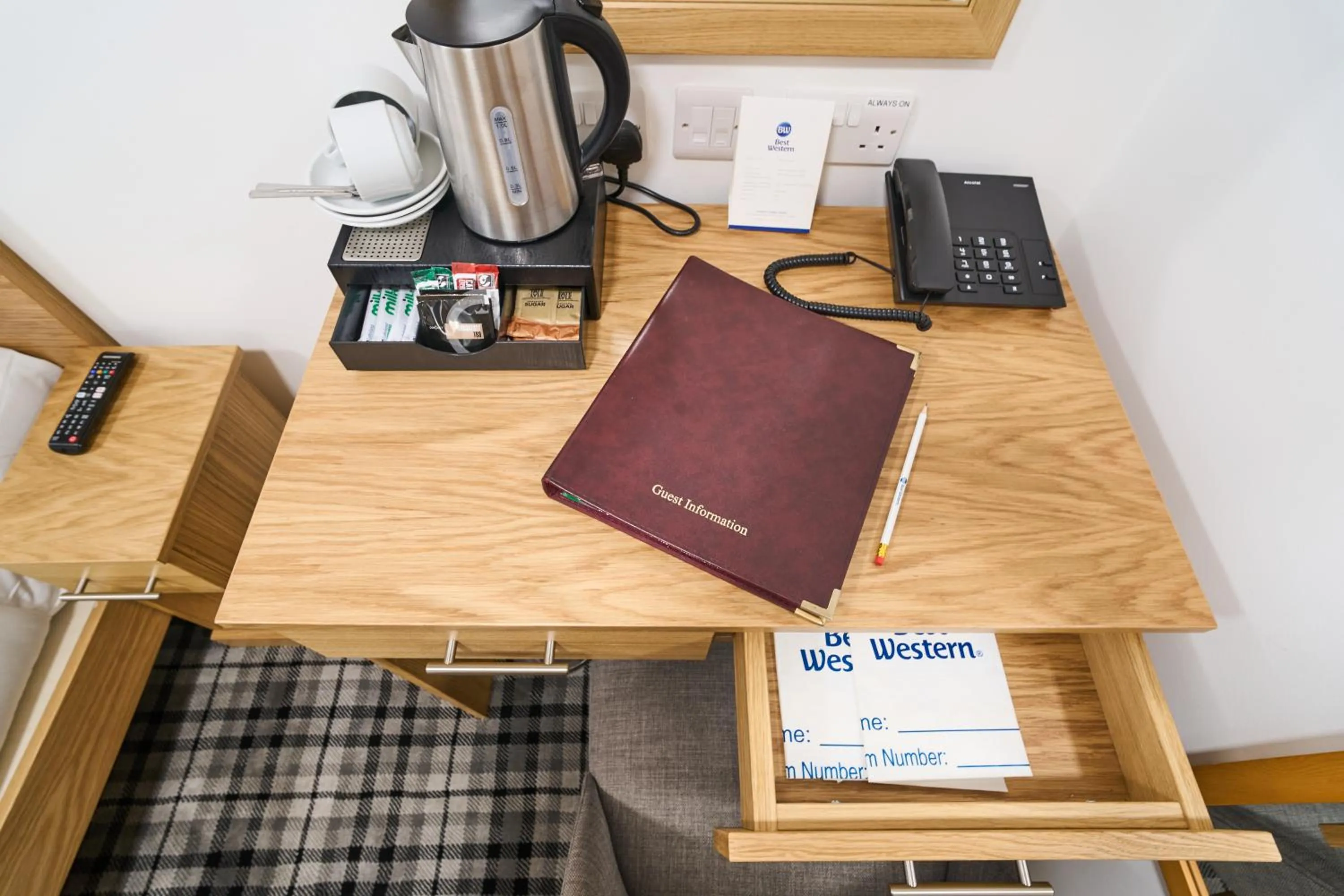 Coffee/tea facilities in Best Western Greater London