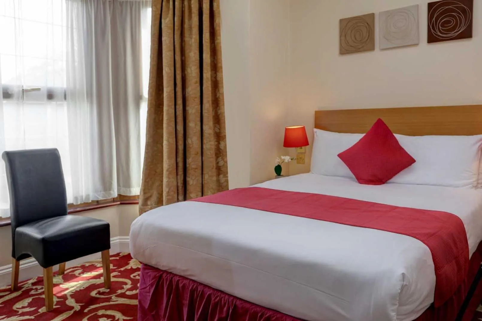 Bedroom, Bed in Best Western Greater London