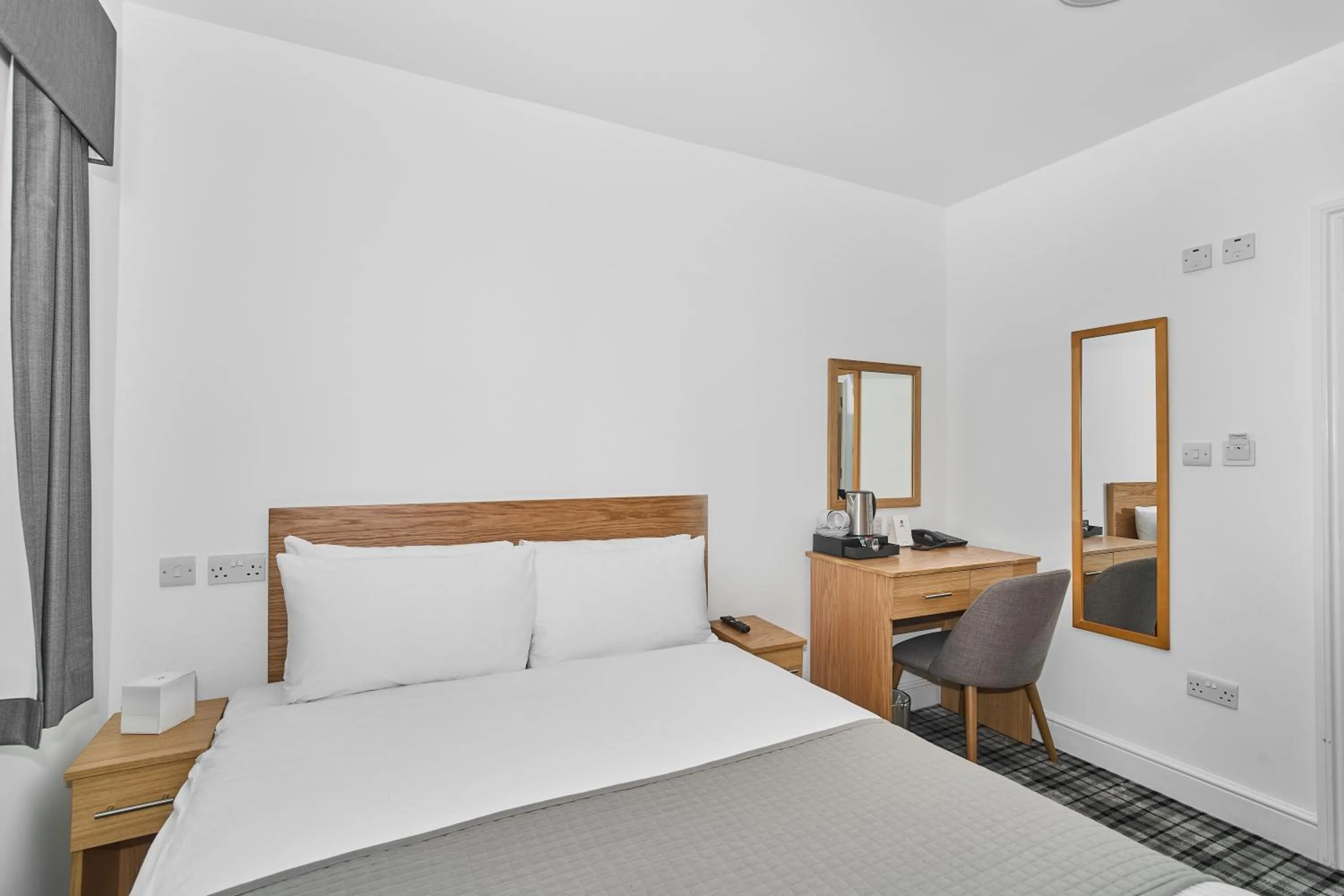 Bedroom, Bed in Best Western Greater London