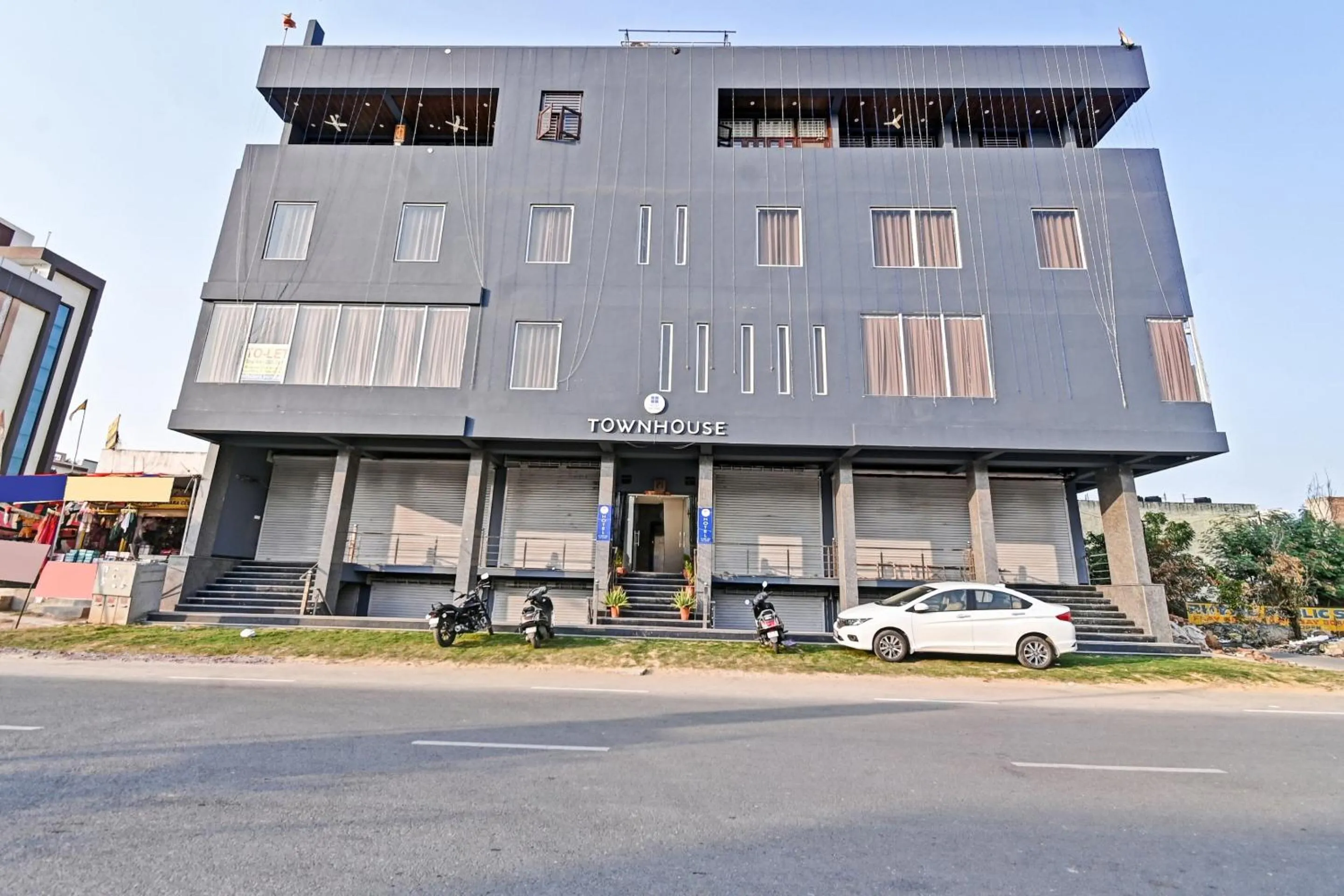 Facade/entrance in Townhouse by My Stay
