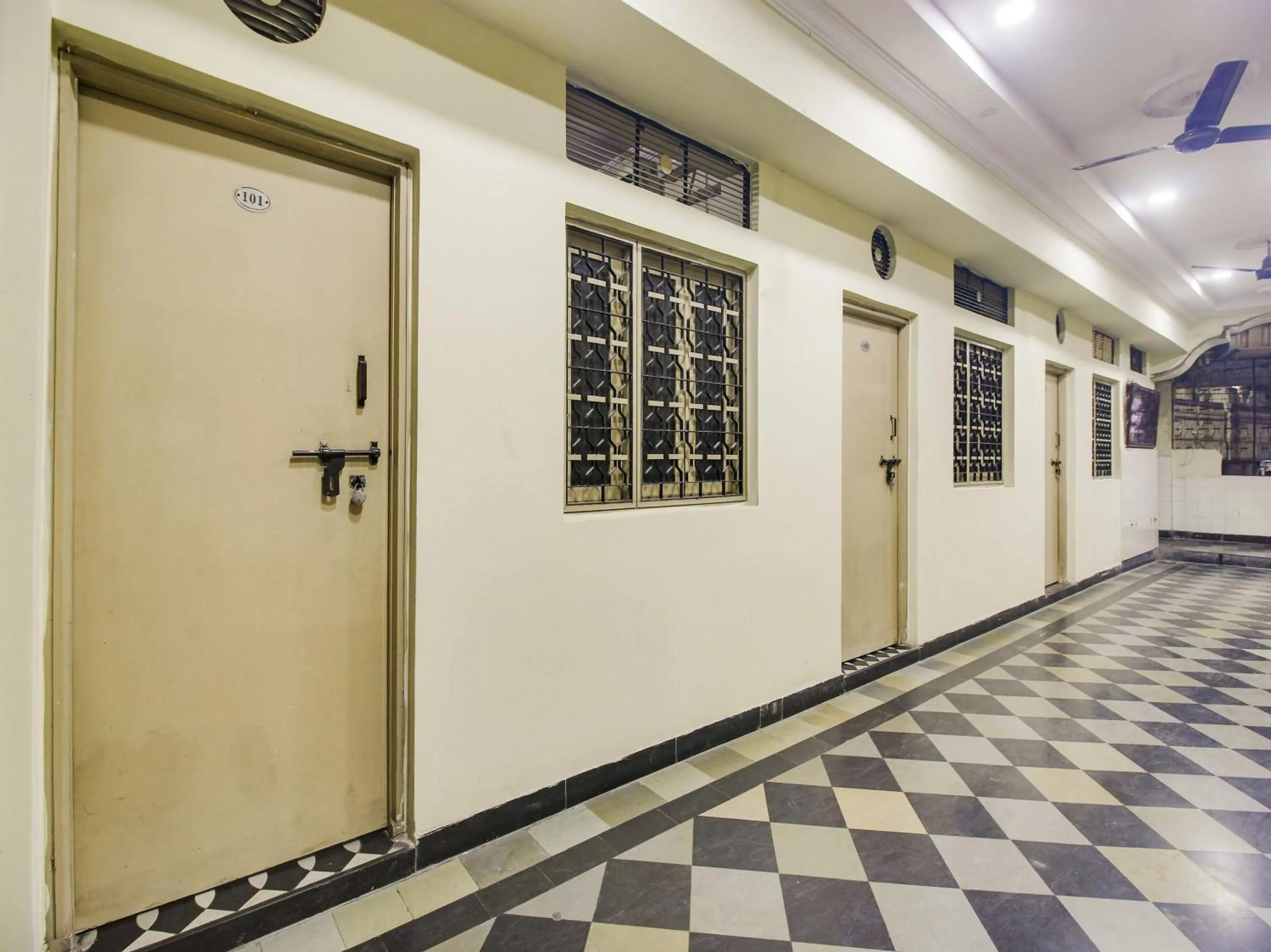 Lobby or reception in Hotel O Sri Gopi Mini Guest House Near Erragadda Metro Station