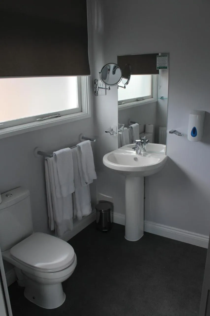Bathroom in Accommodation at Salomons Estate