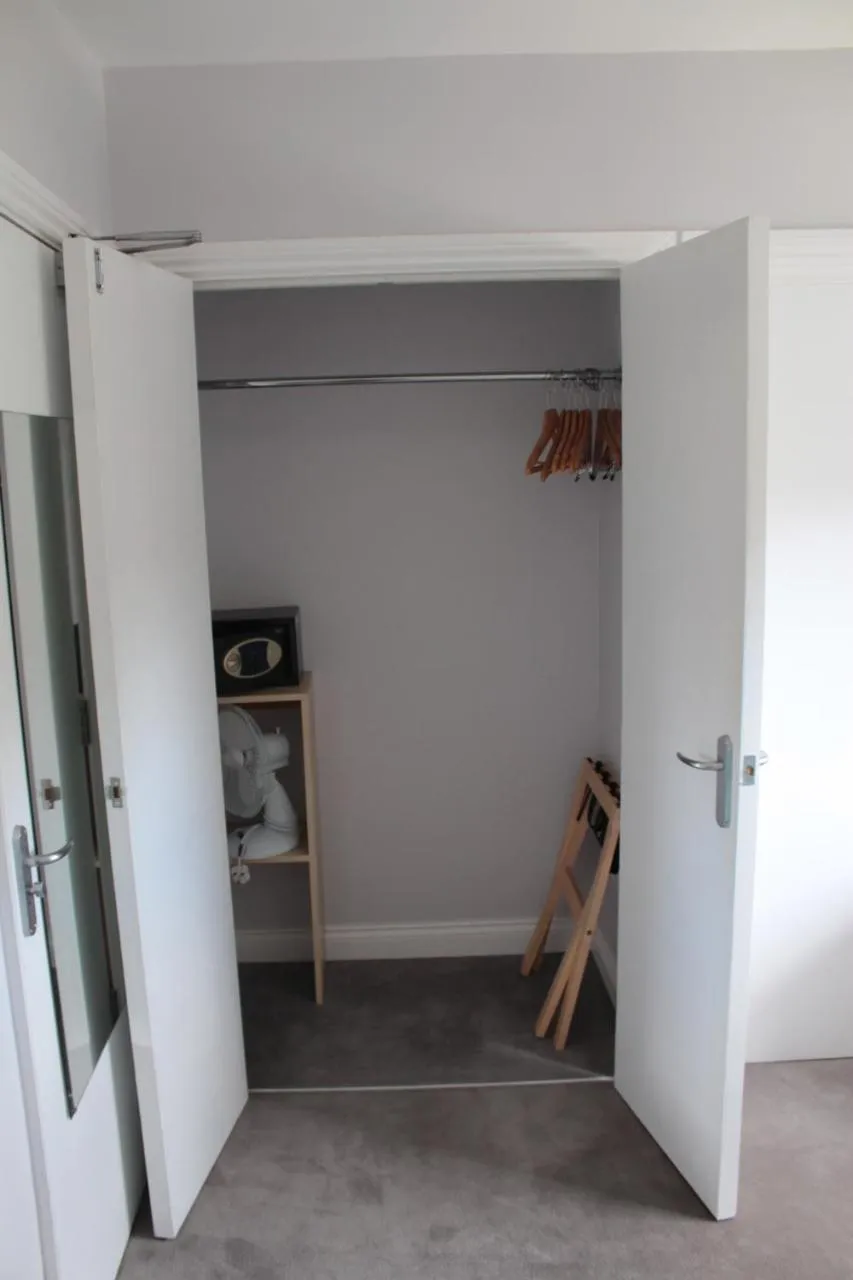 wardrobe in Accommodation at Salomons Estate