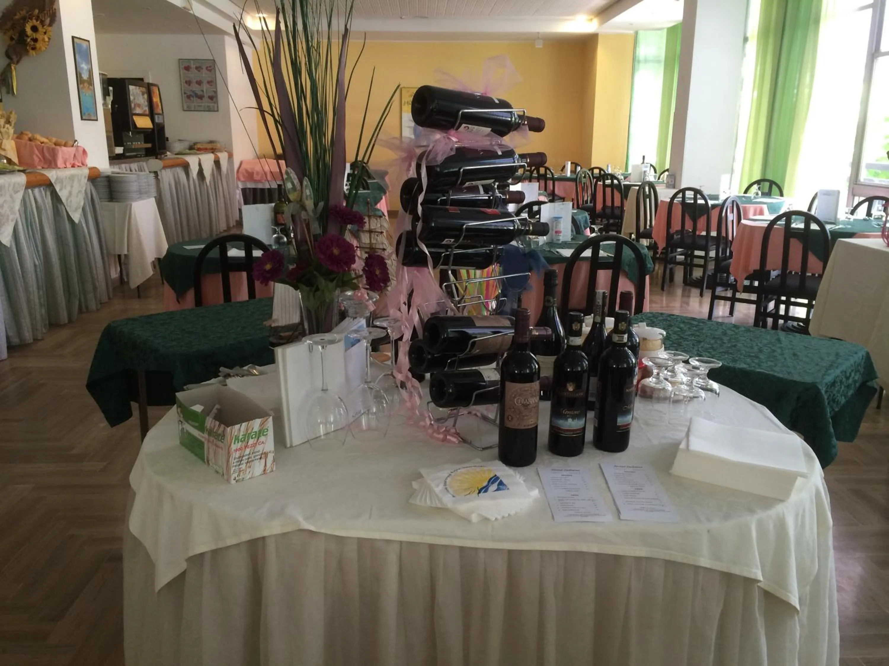 Restaurant/places to eat in Hotel Sultano