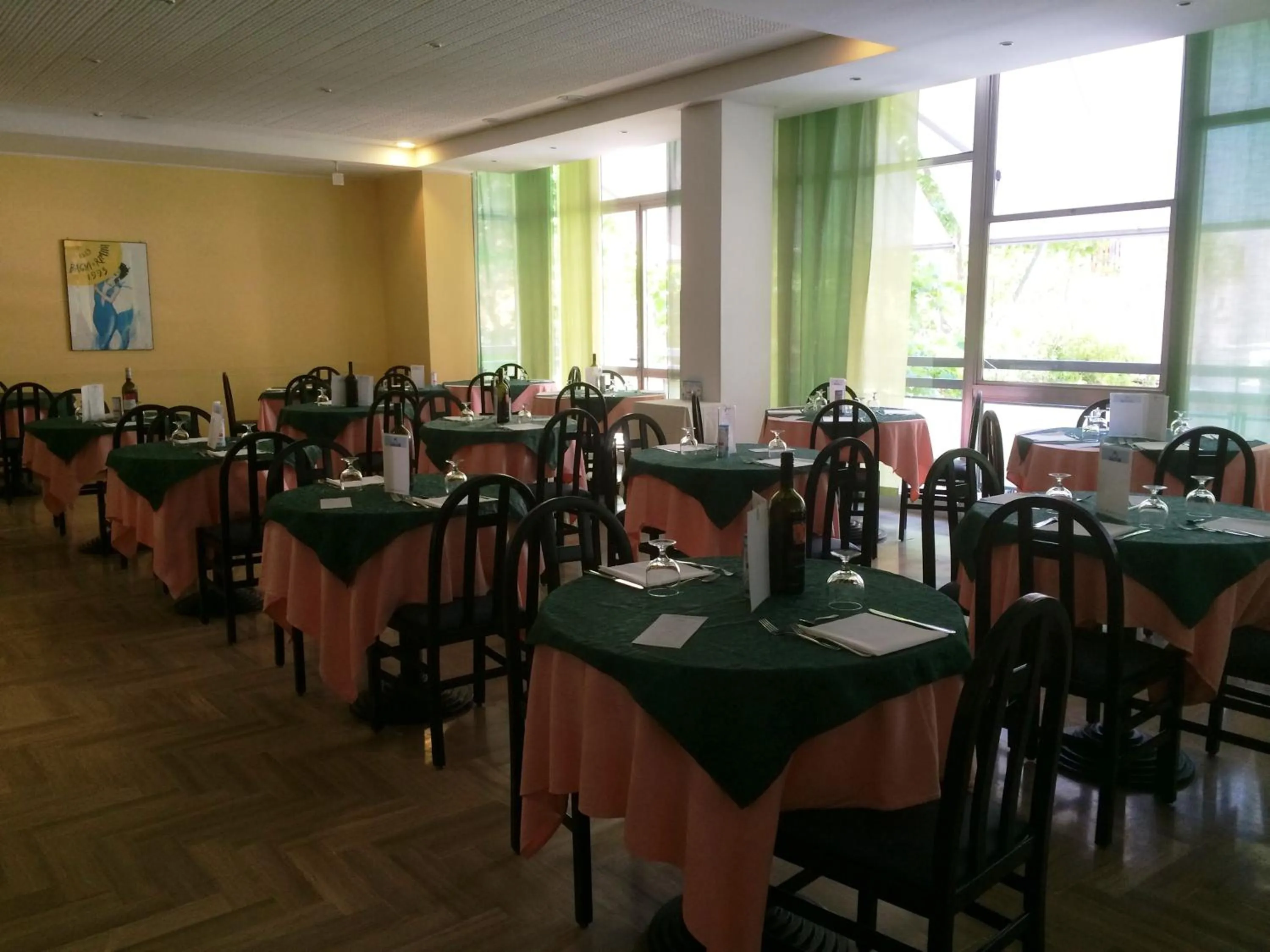 Restaurant/places to eat in Hotel Sultano