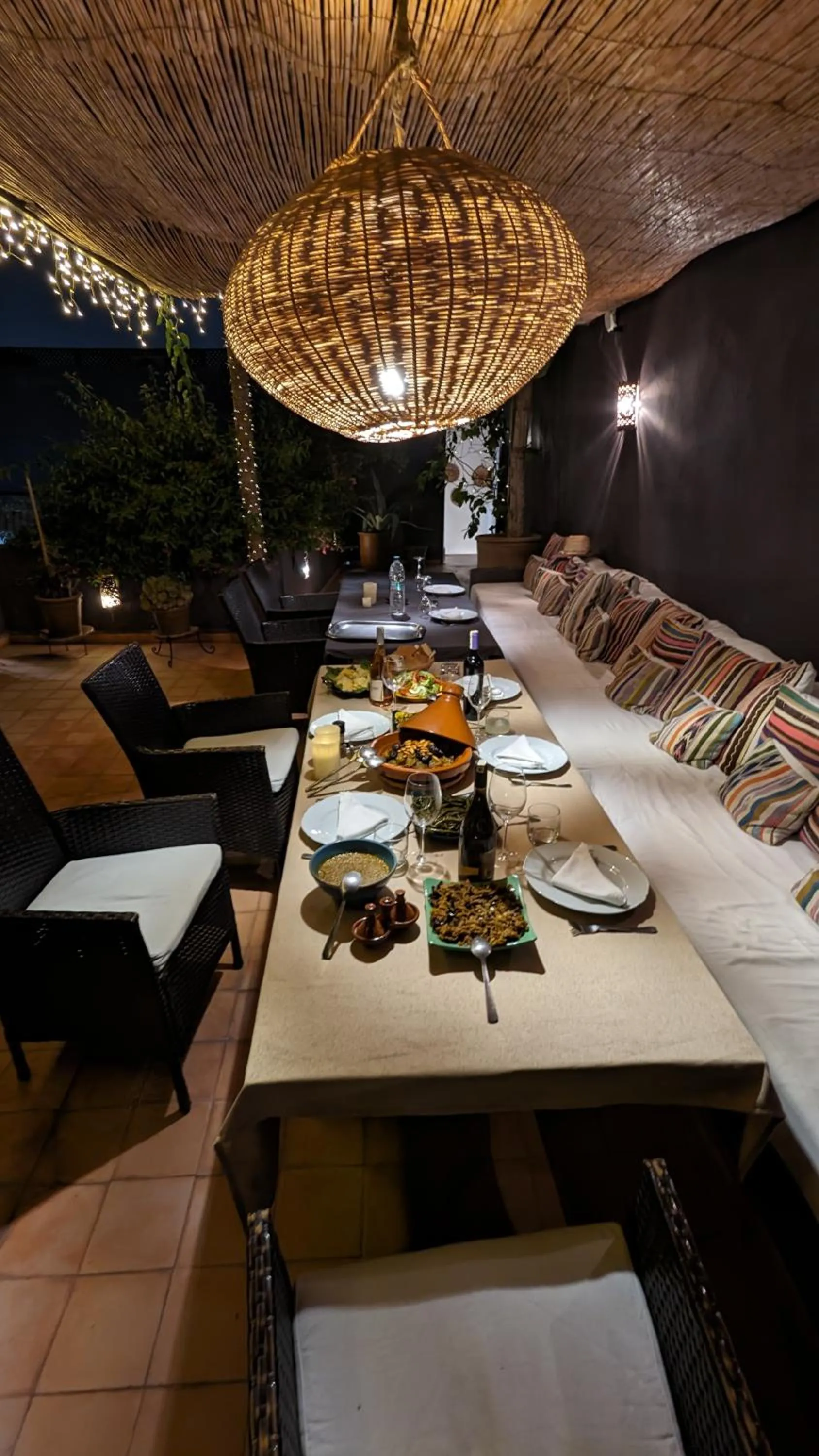 Restaurant/places to eat in Riad Timila