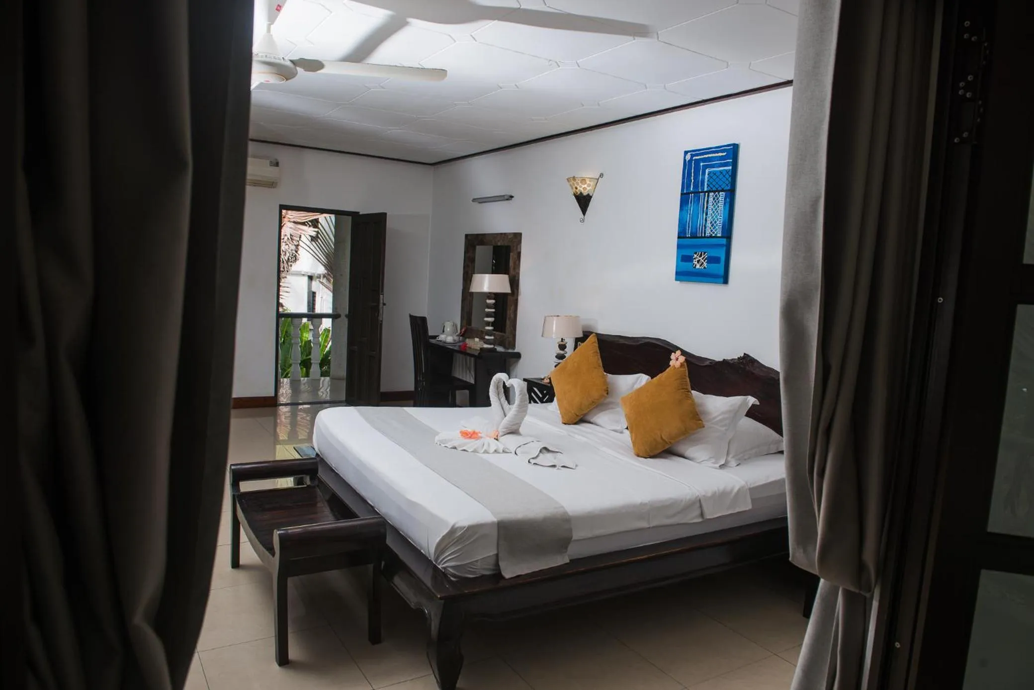 Bedroom, Bed in Hotel Chateau St Cloud