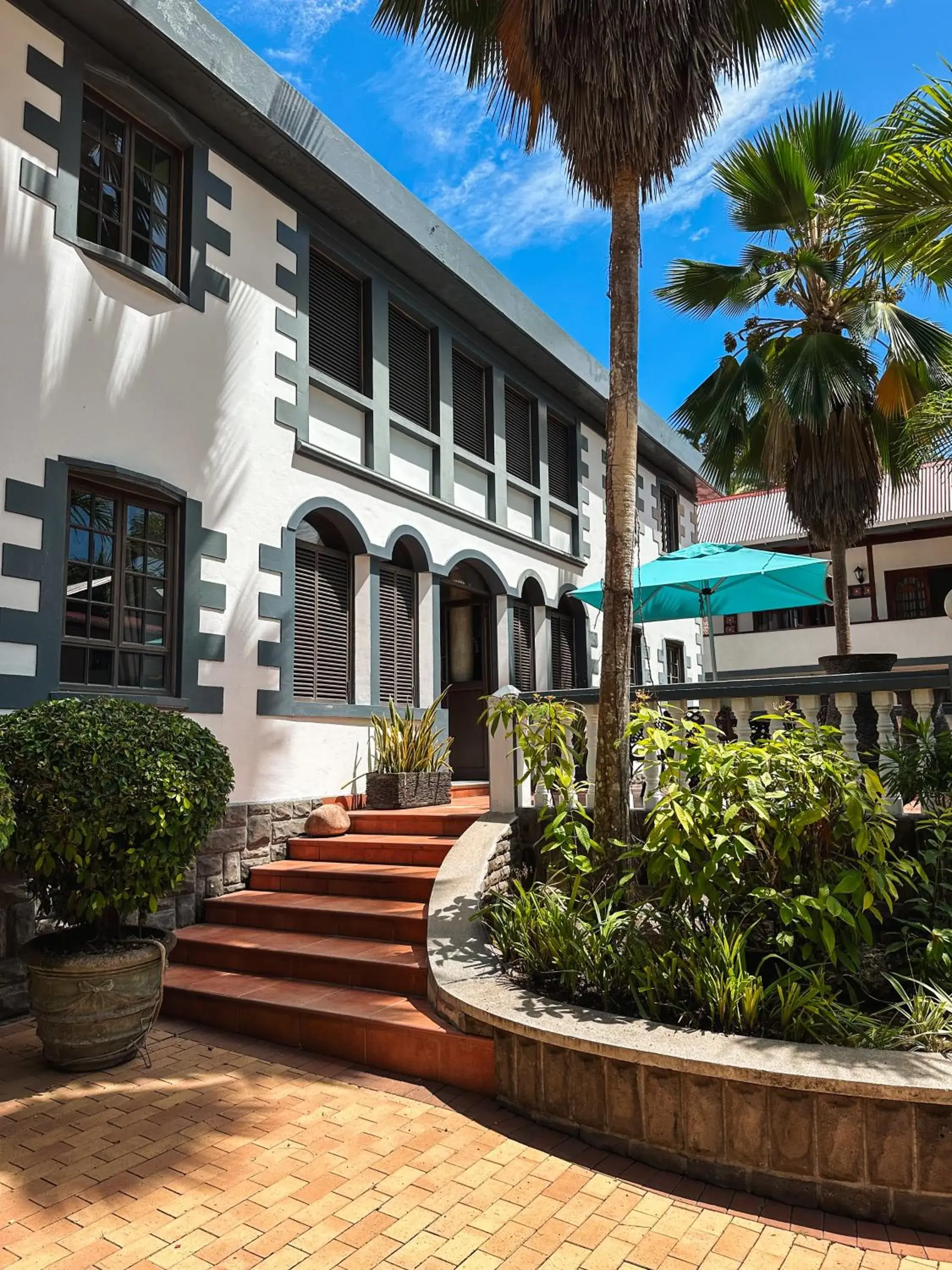 Deluxe Double Room in Hotel Chateau St Cloud Deluxe Double Room in Hotel Chateau St Cloud