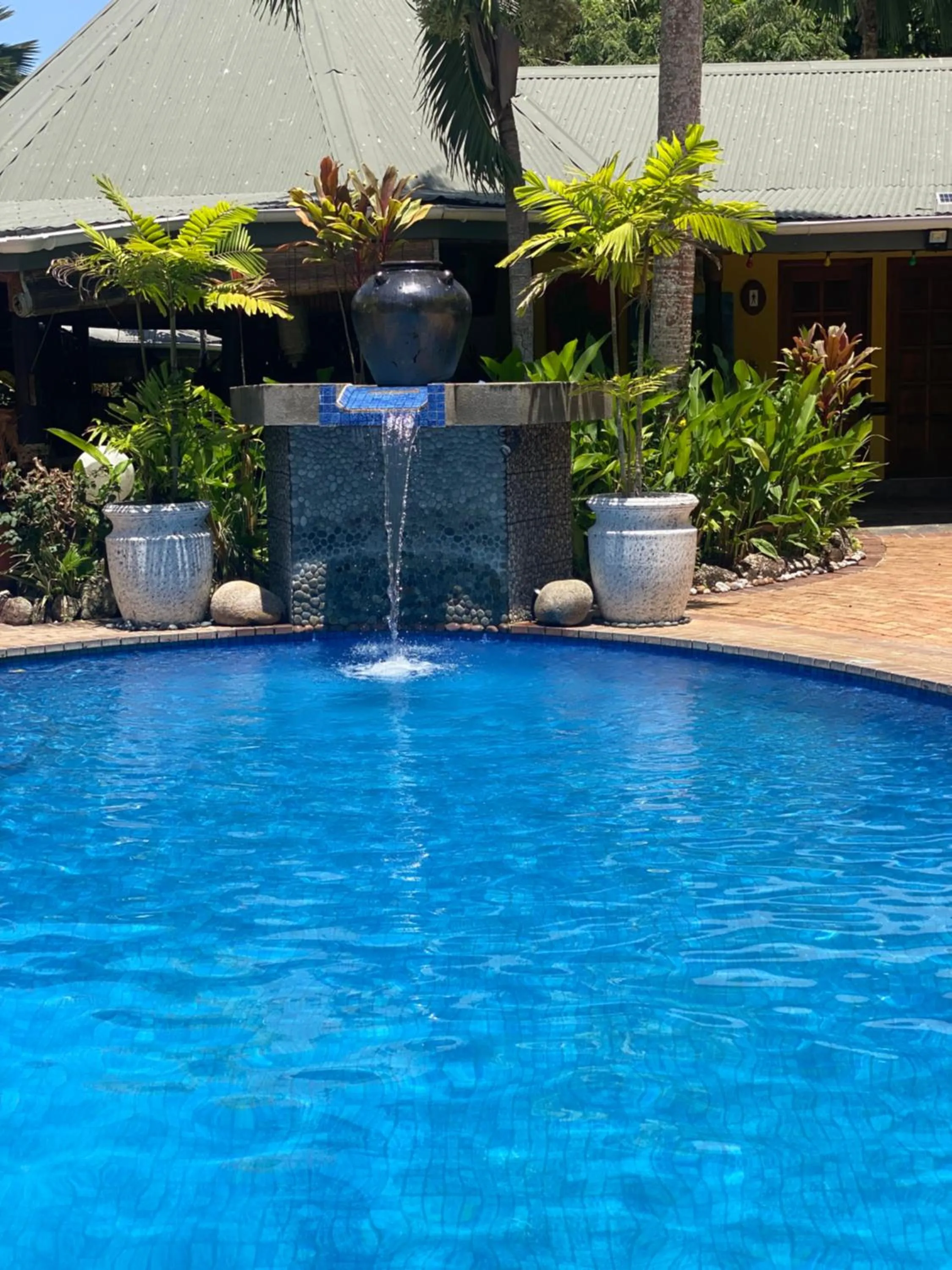 Swimming pool in Hotel Chateau St Cloud