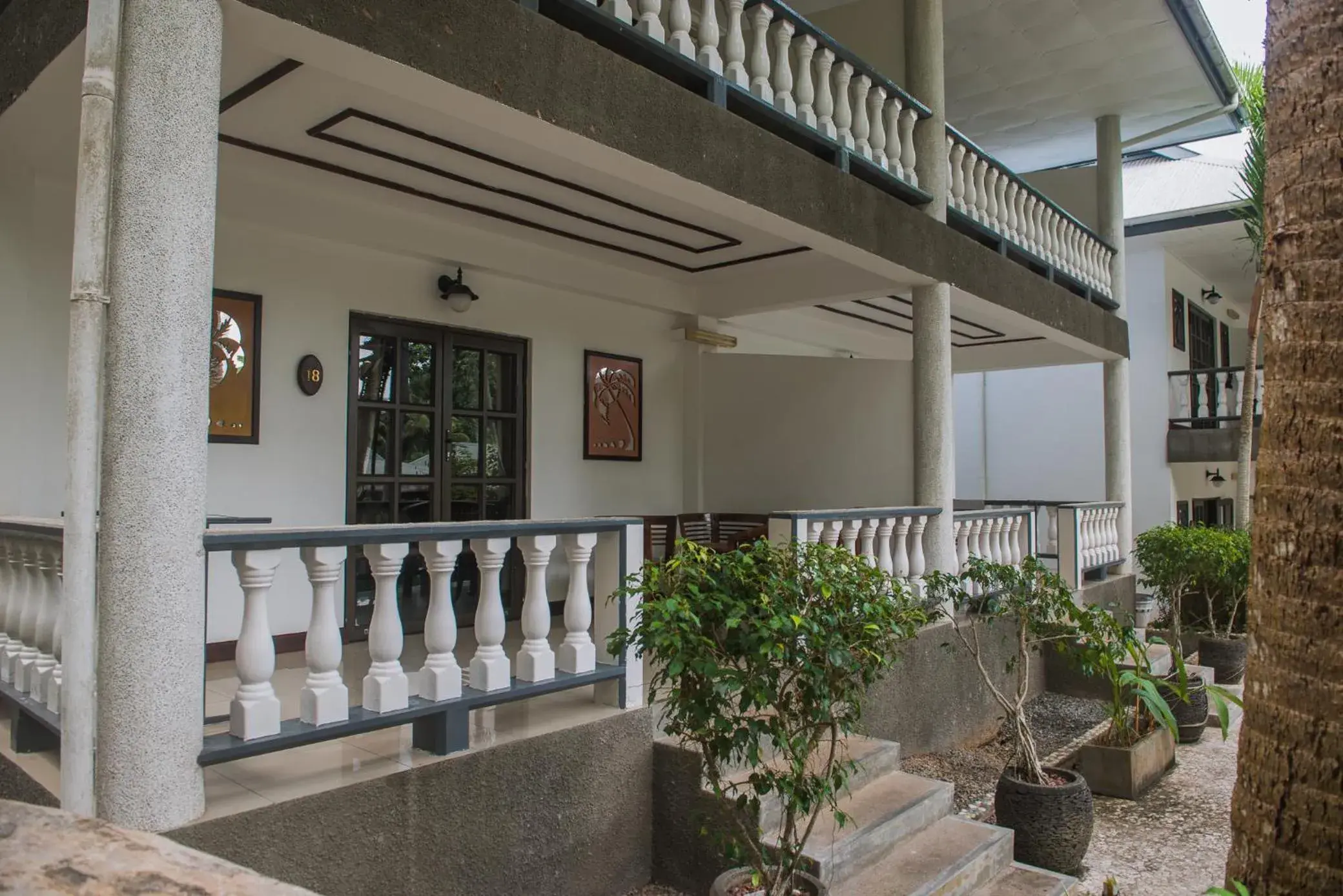 Standard Double Room in Hotel Chateau St Cloud Standard Double Room in Hotel Chateau St Cloud