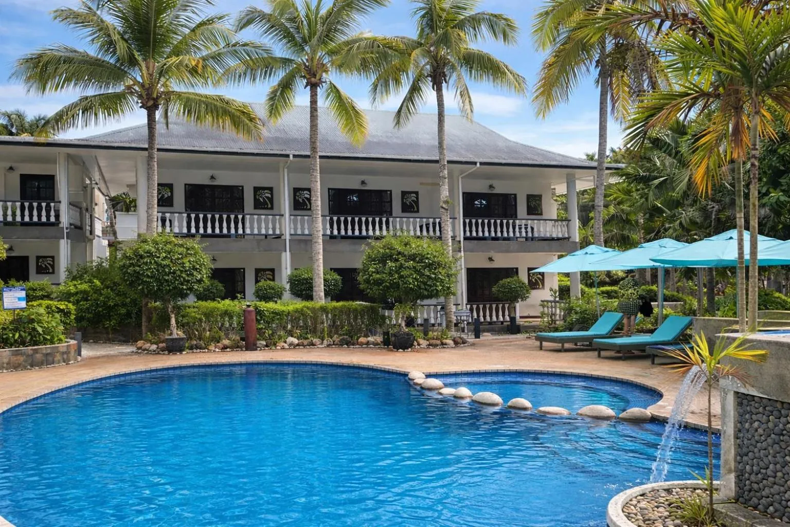 Property building in Hotel Chateau St Cloud