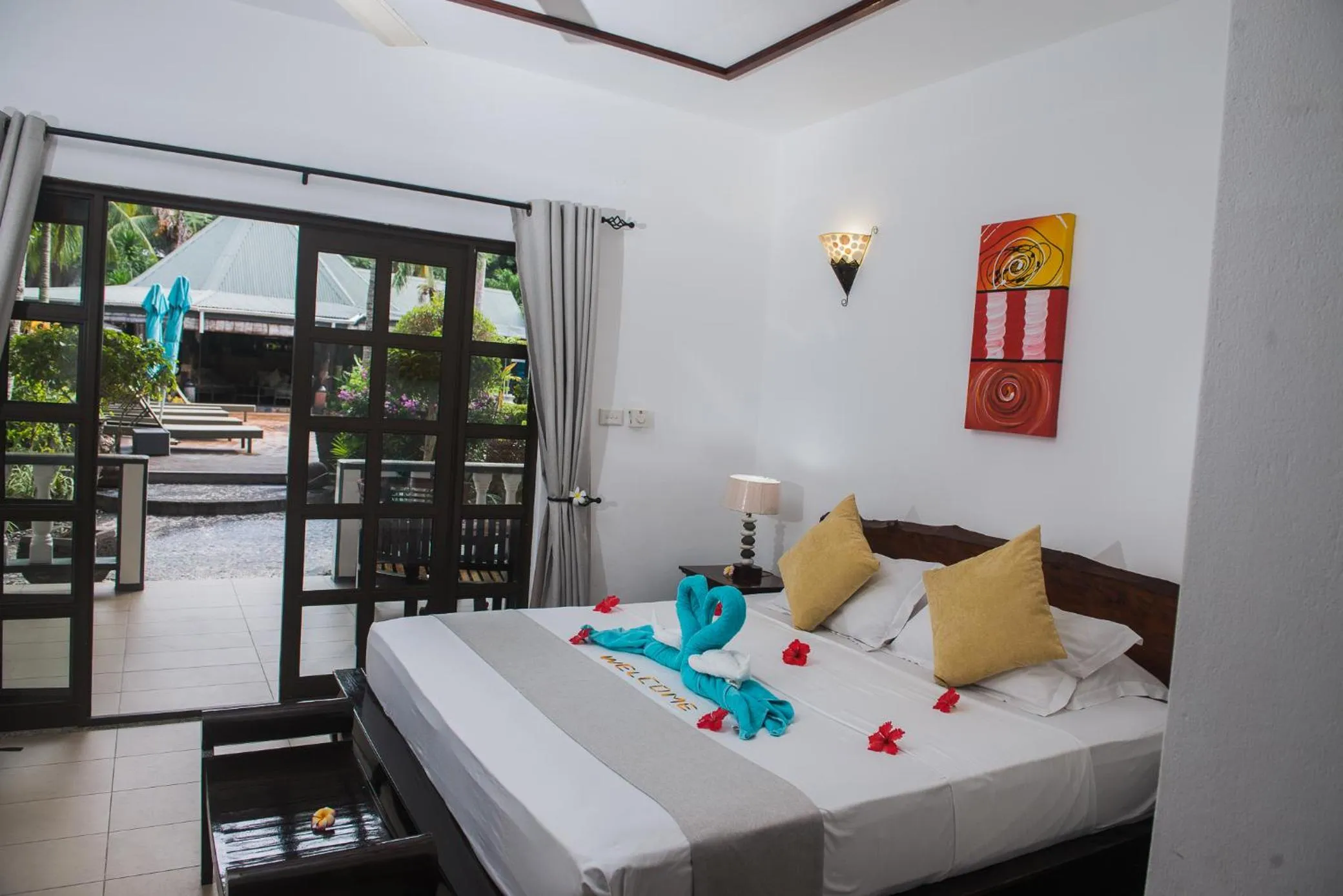 Property building, Bed in Hotel Chateau St Cloud