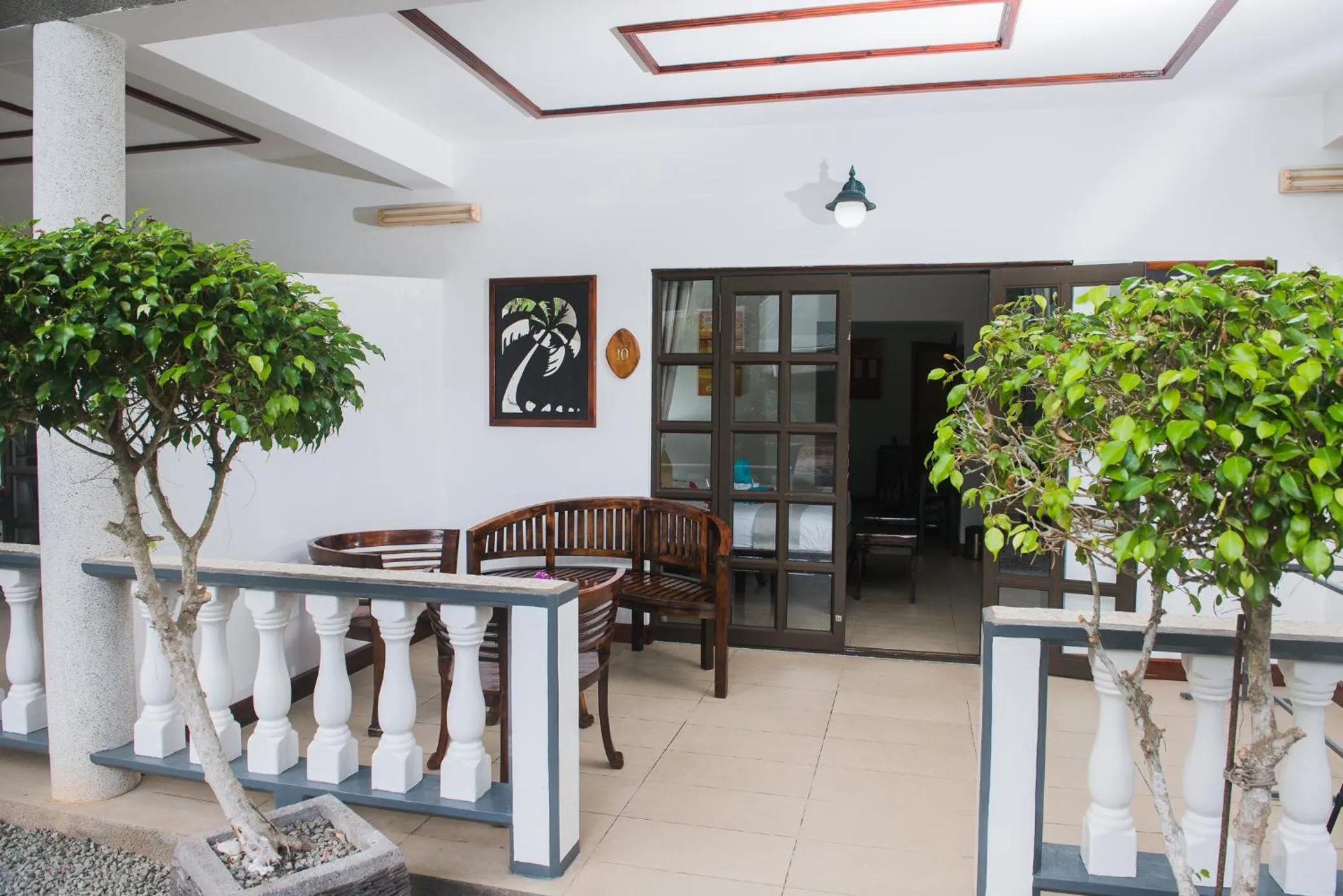 Property building in Hotel Chateau St Cloud