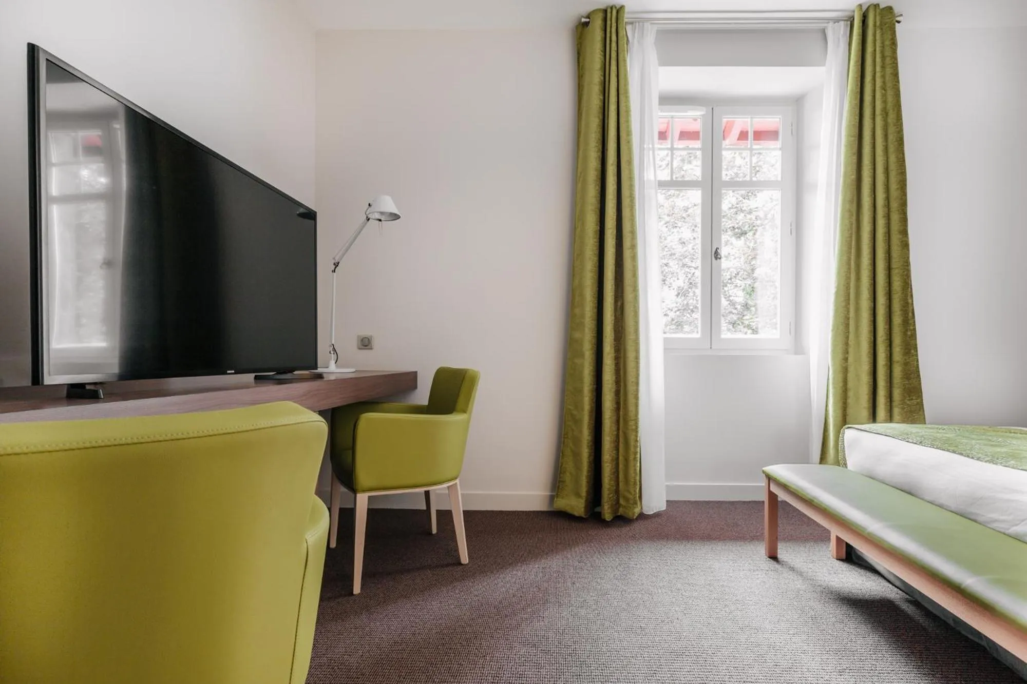 Decorative detail, Bed in Hotel-Café du Trinquet