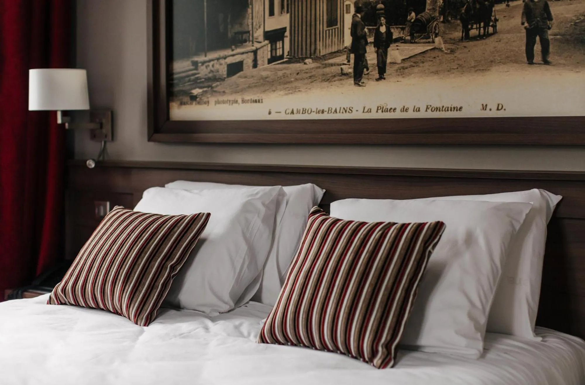 Decorative detail, Bed in Hotel-Café du Trinquet