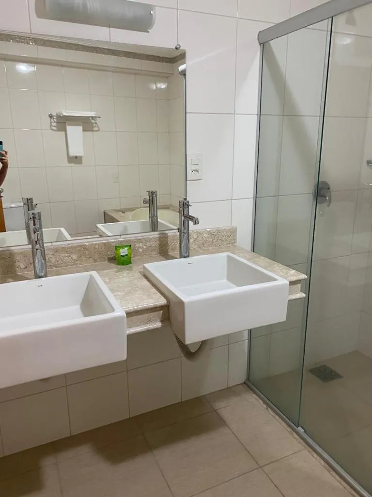 Bathroom in Class Hotel Passos Rio Grande Portal da Canastra