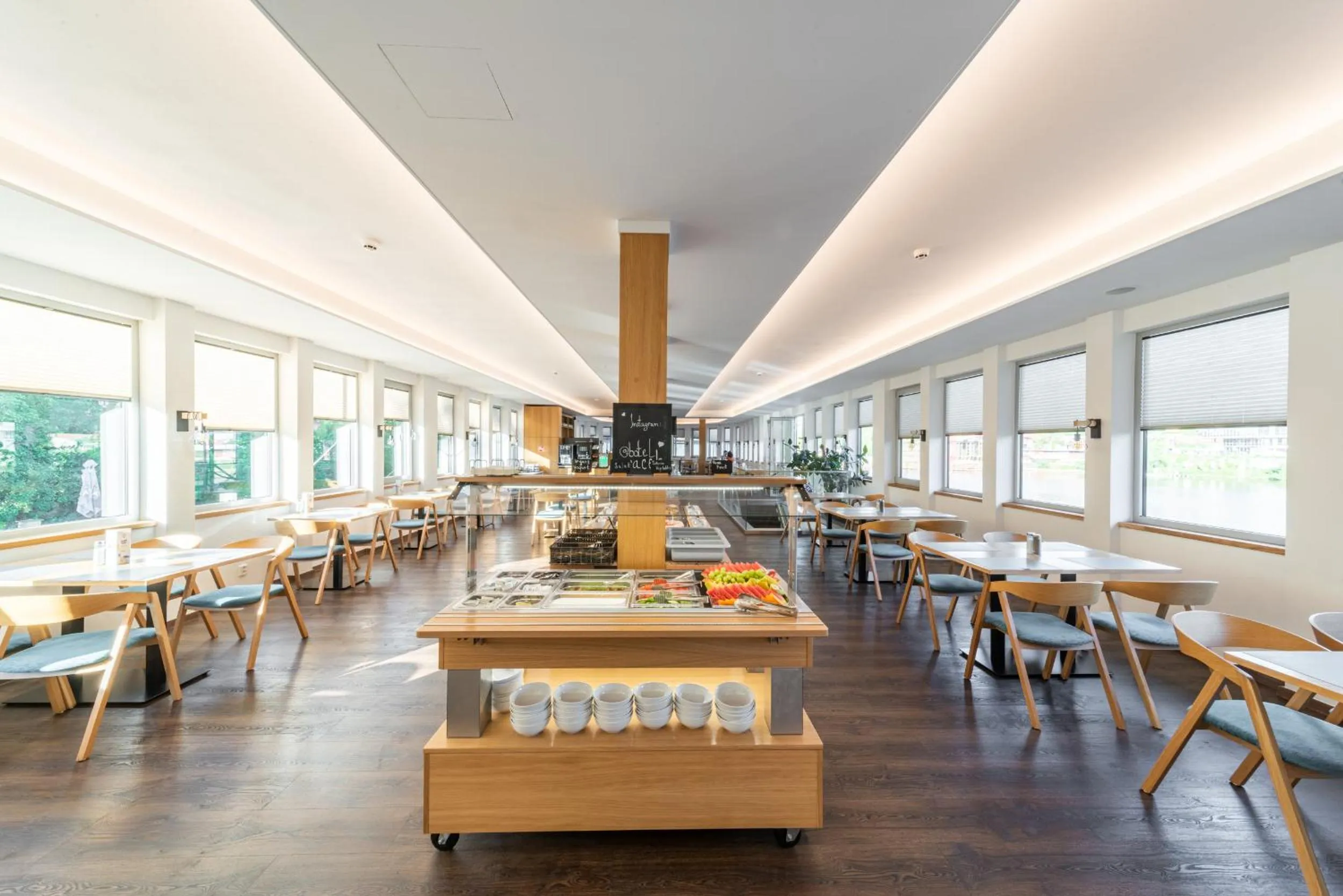 Restaurant/places to eat in Botel Racek