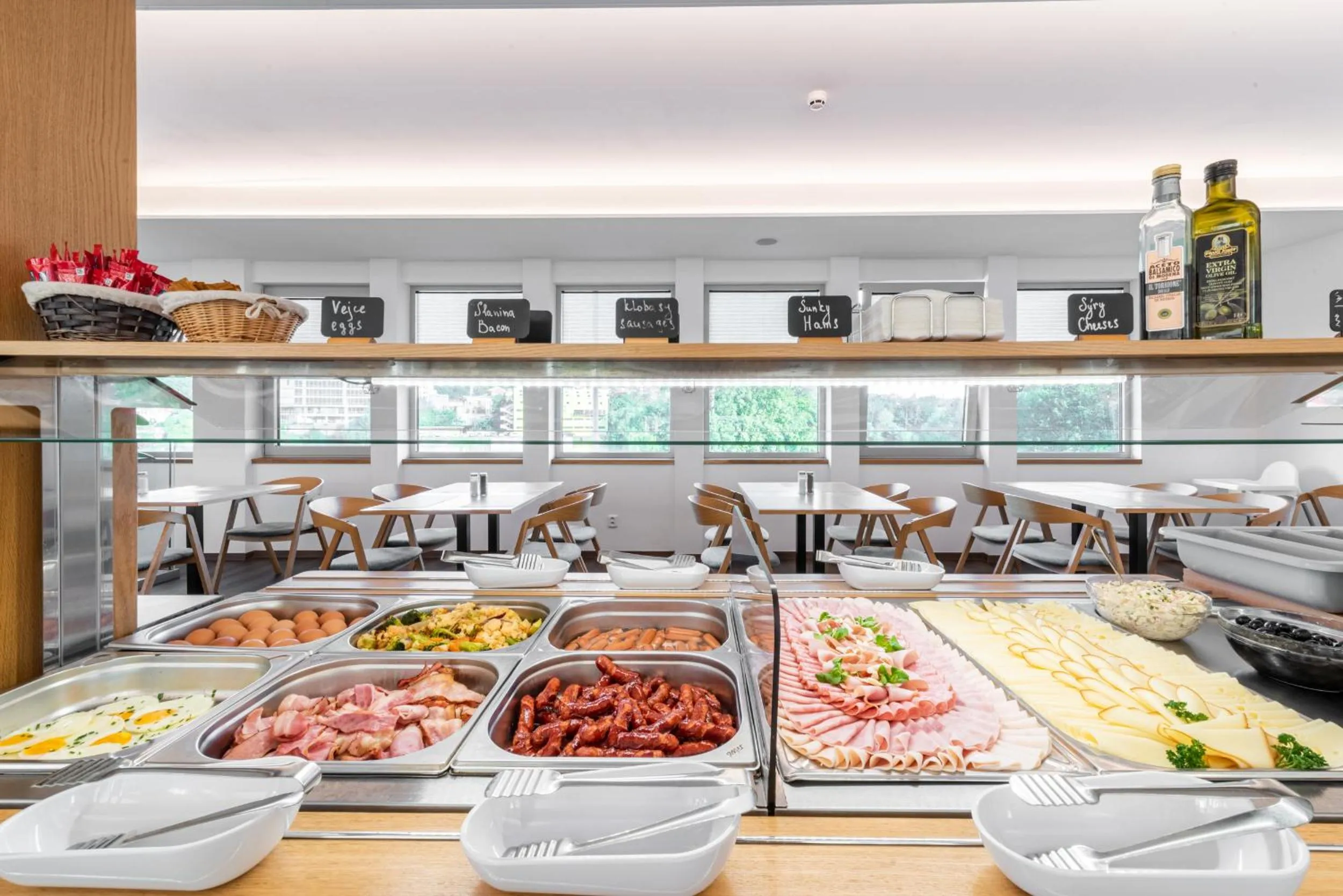 Restaurant/places to eat in Botel Racek