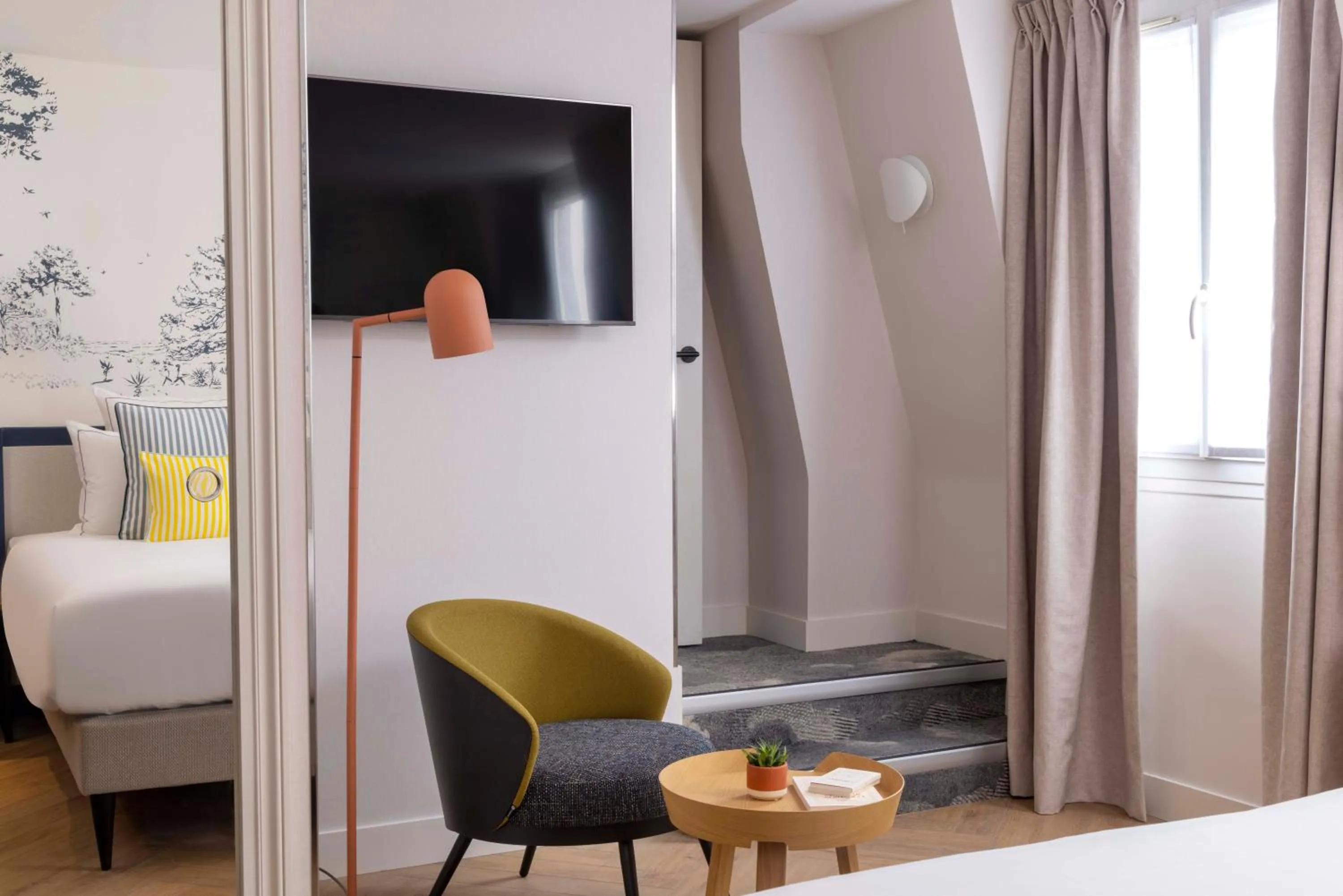 TV and multimedia, Bed in Hôtel La Canopée