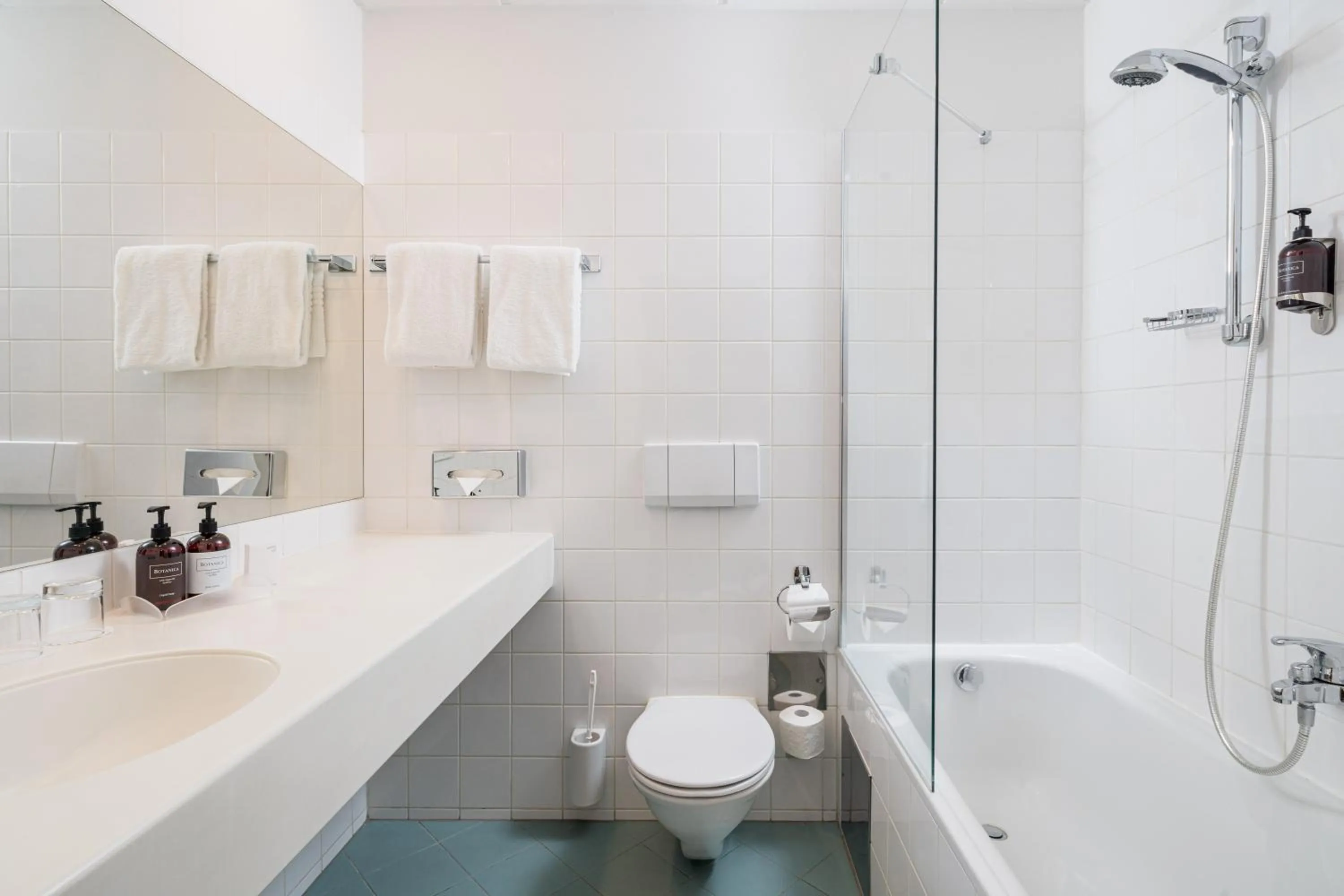 Toilet in Best Western Hotel Moran