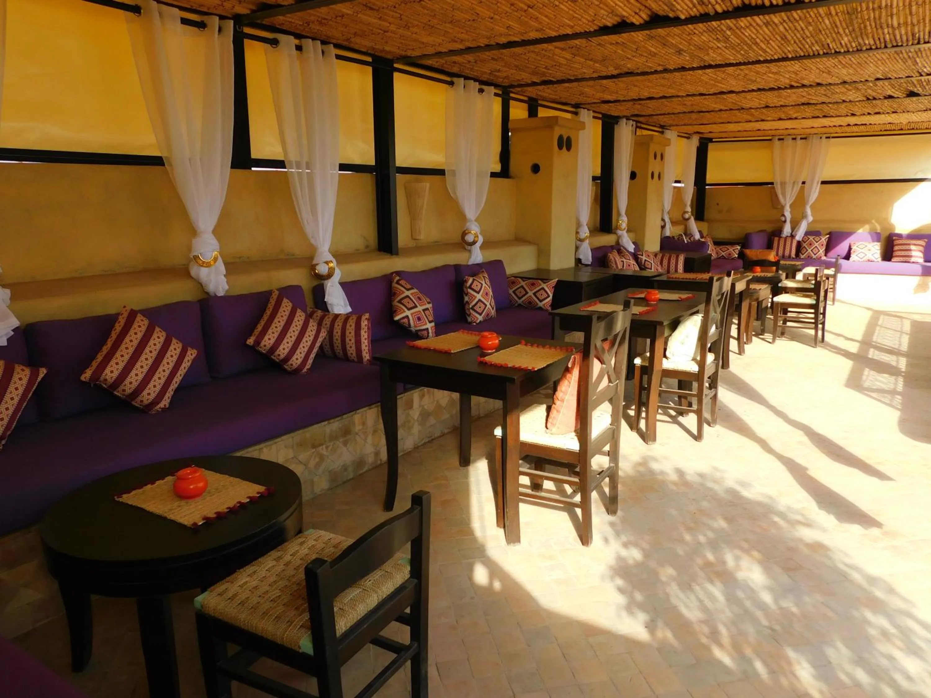 Restaurant/places to eat in Riad Sultan Suleiman