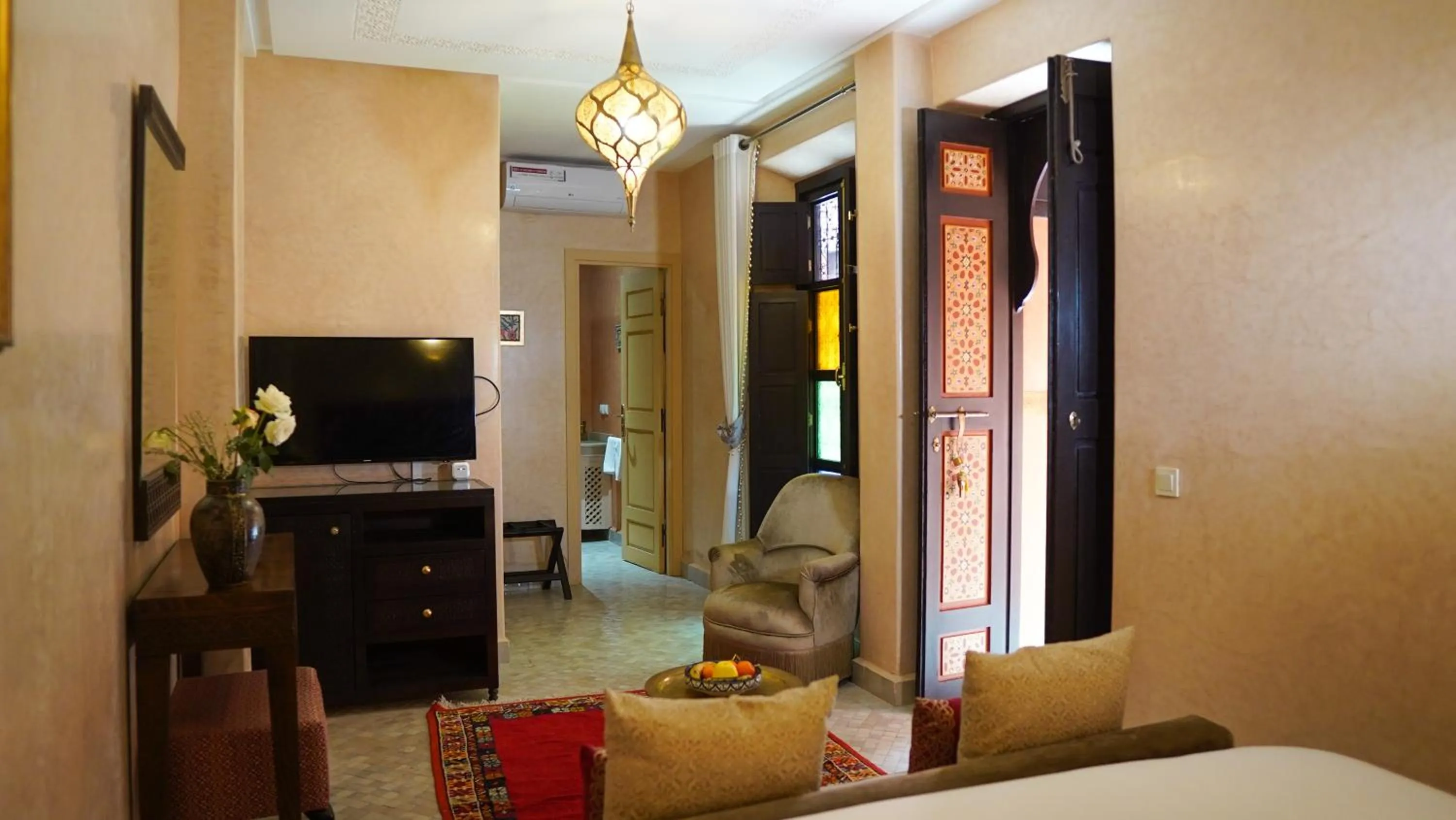 TV and multimedia, Bed in Riad Sultan Suleiman