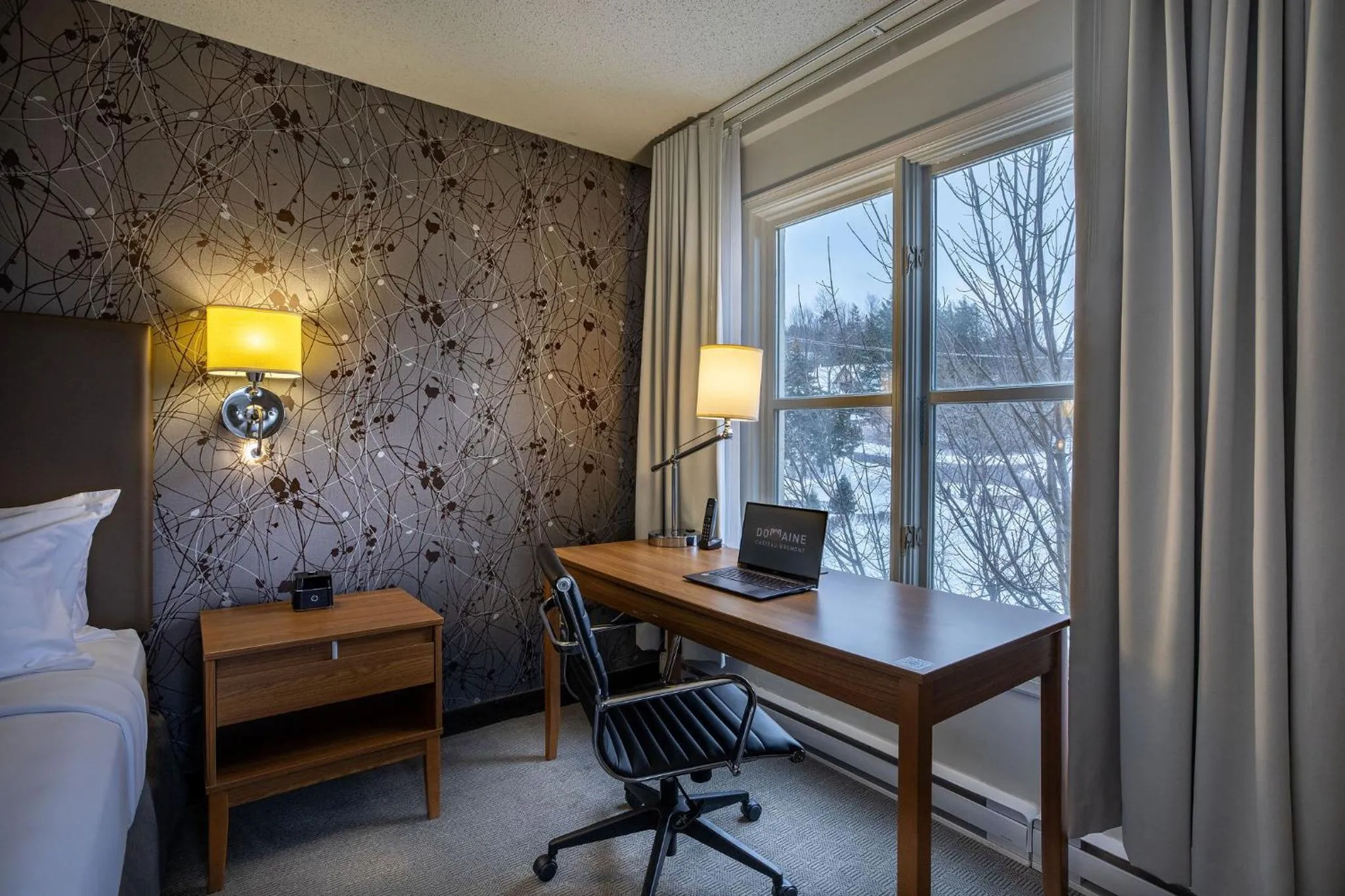 Seating area in Hotel Chateau Bromont