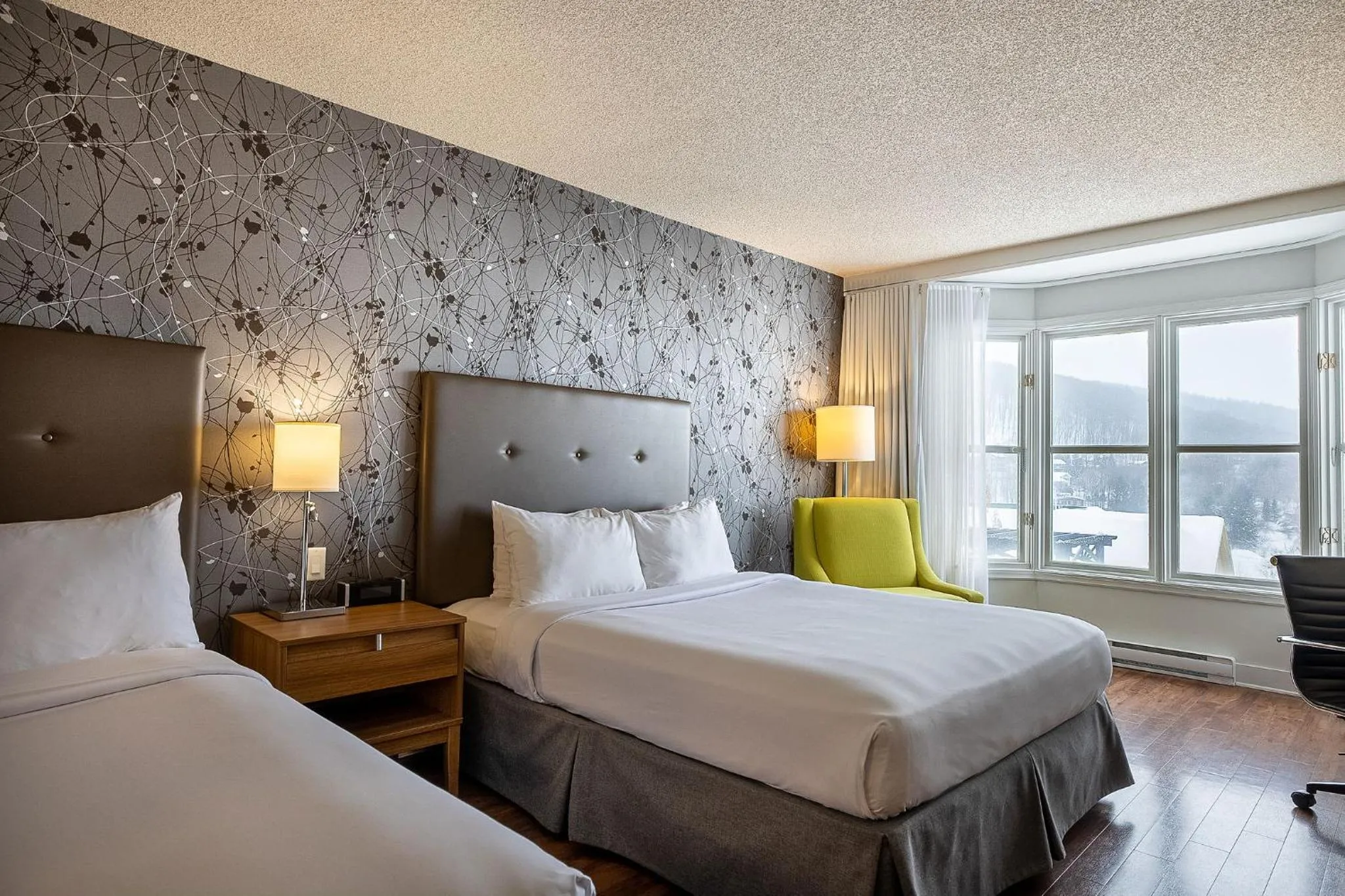 Bedroom, Bed in Hotel Chateau Bromont