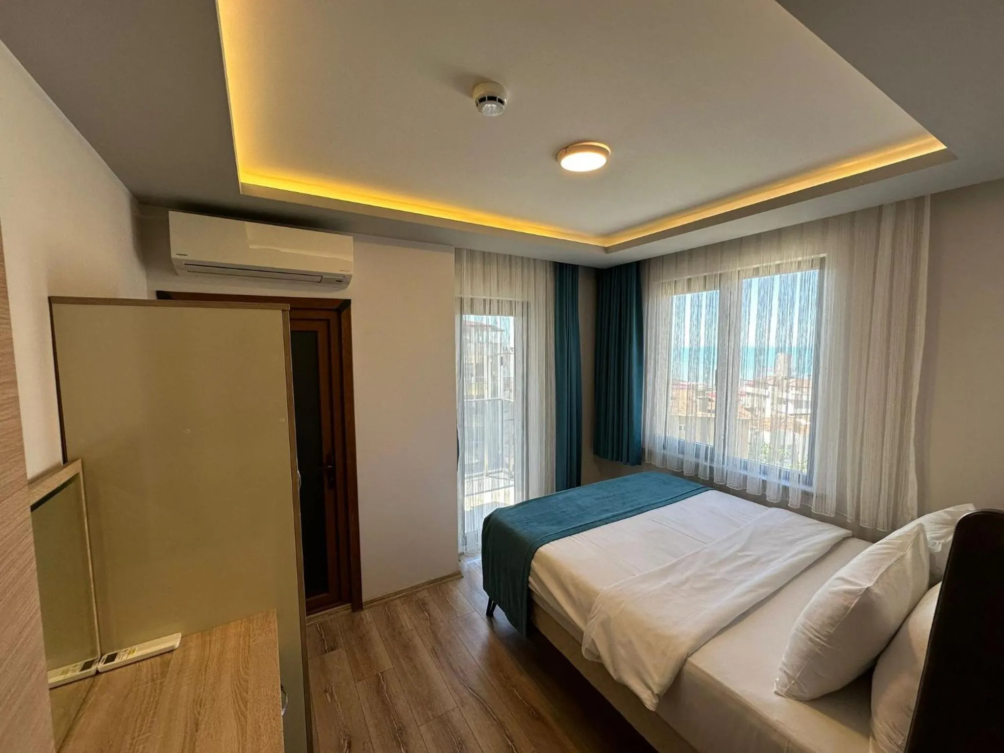 Bedroom, Bed in Trabzon Gloria Suite Hotel