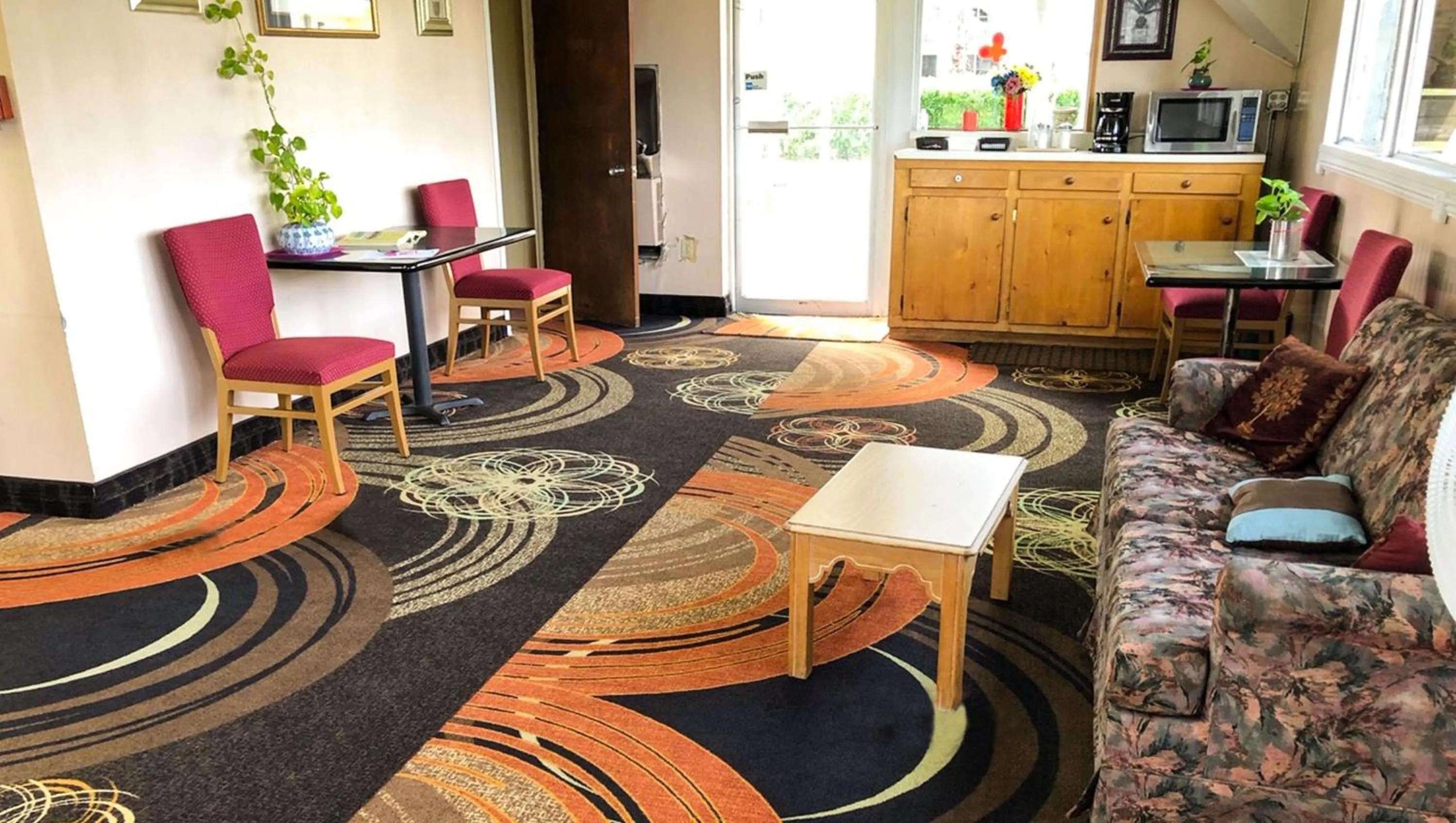 Lobby or reception, Dining Area in Sunset Inn Manning