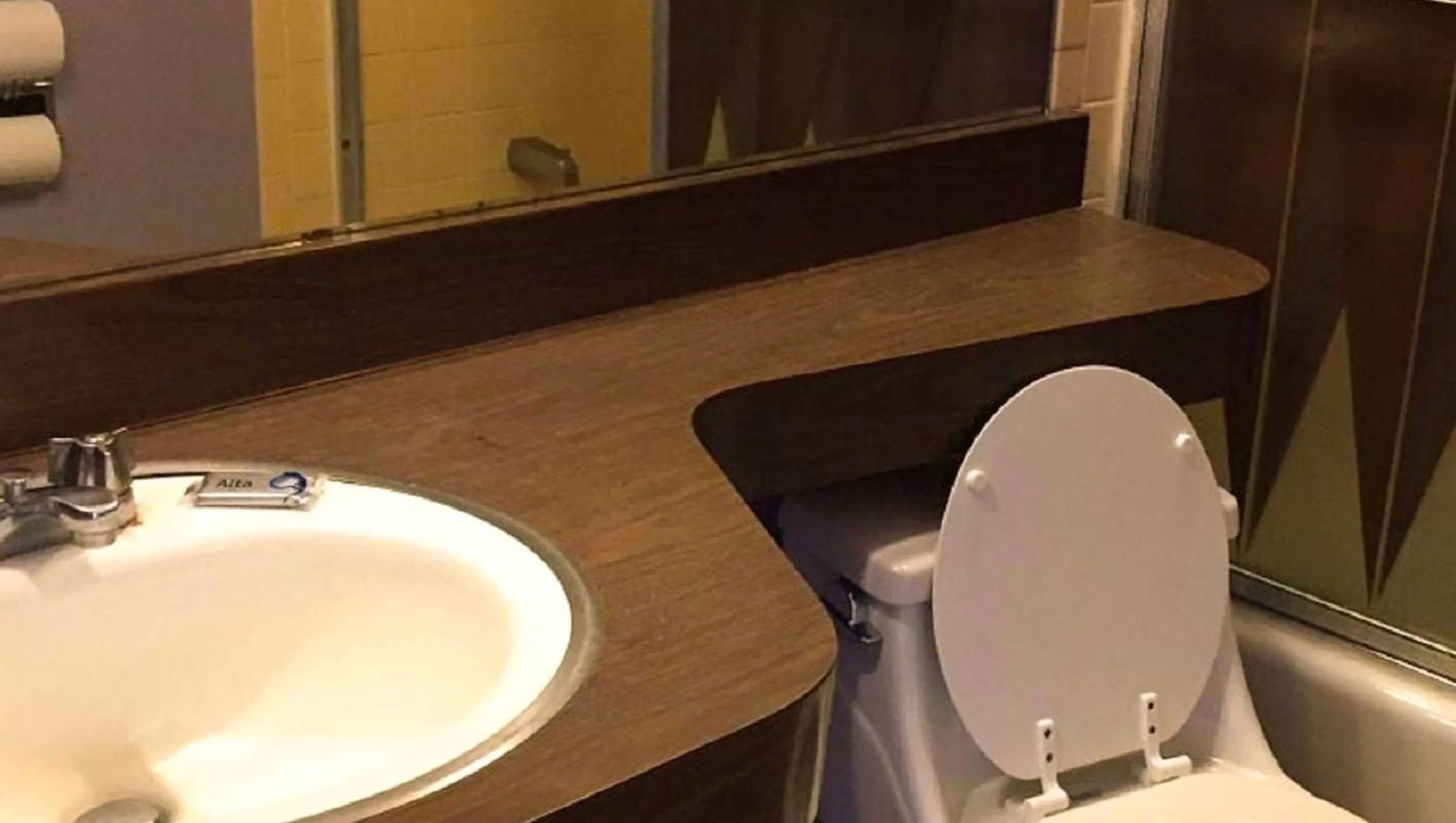 Bathroom in Sunset Inn Manning