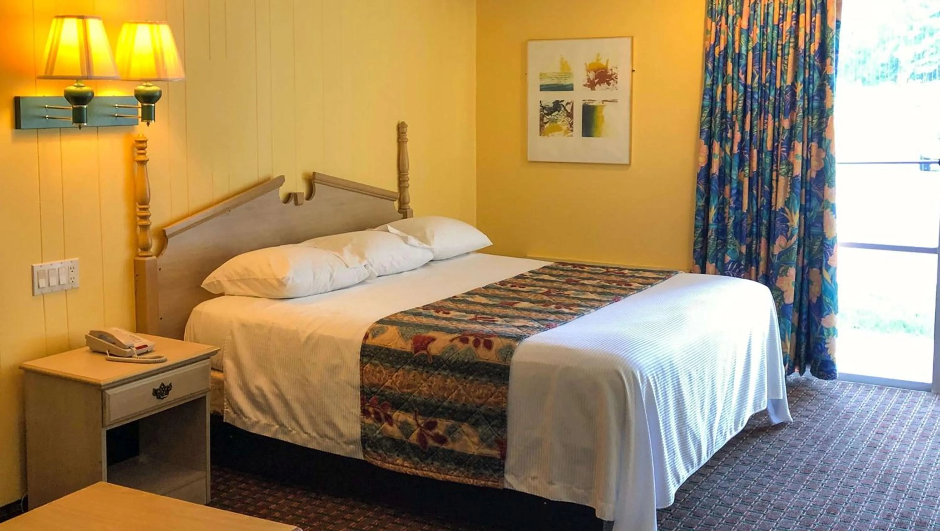 Photo of the whole room in Sunset Inn Manning