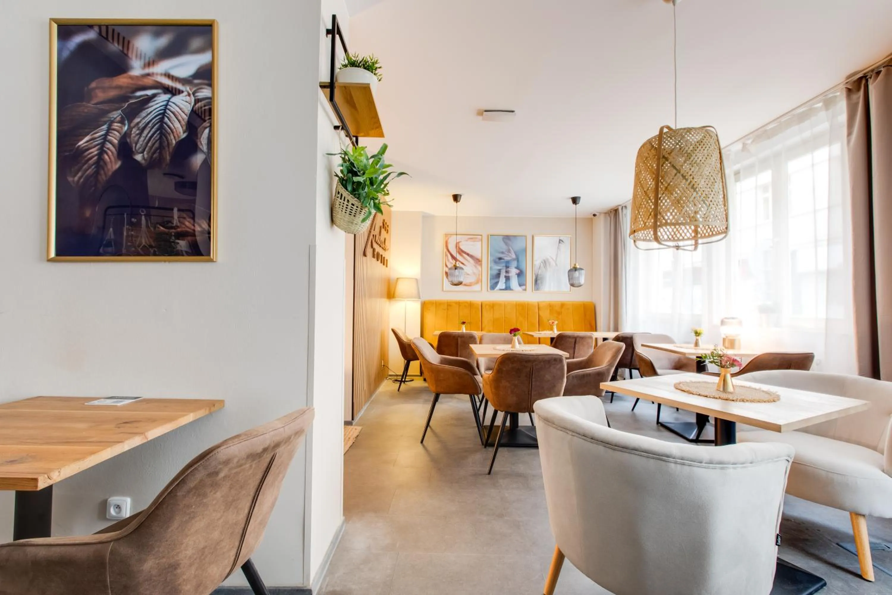 Restaurant/places to eat in Hotel Andante