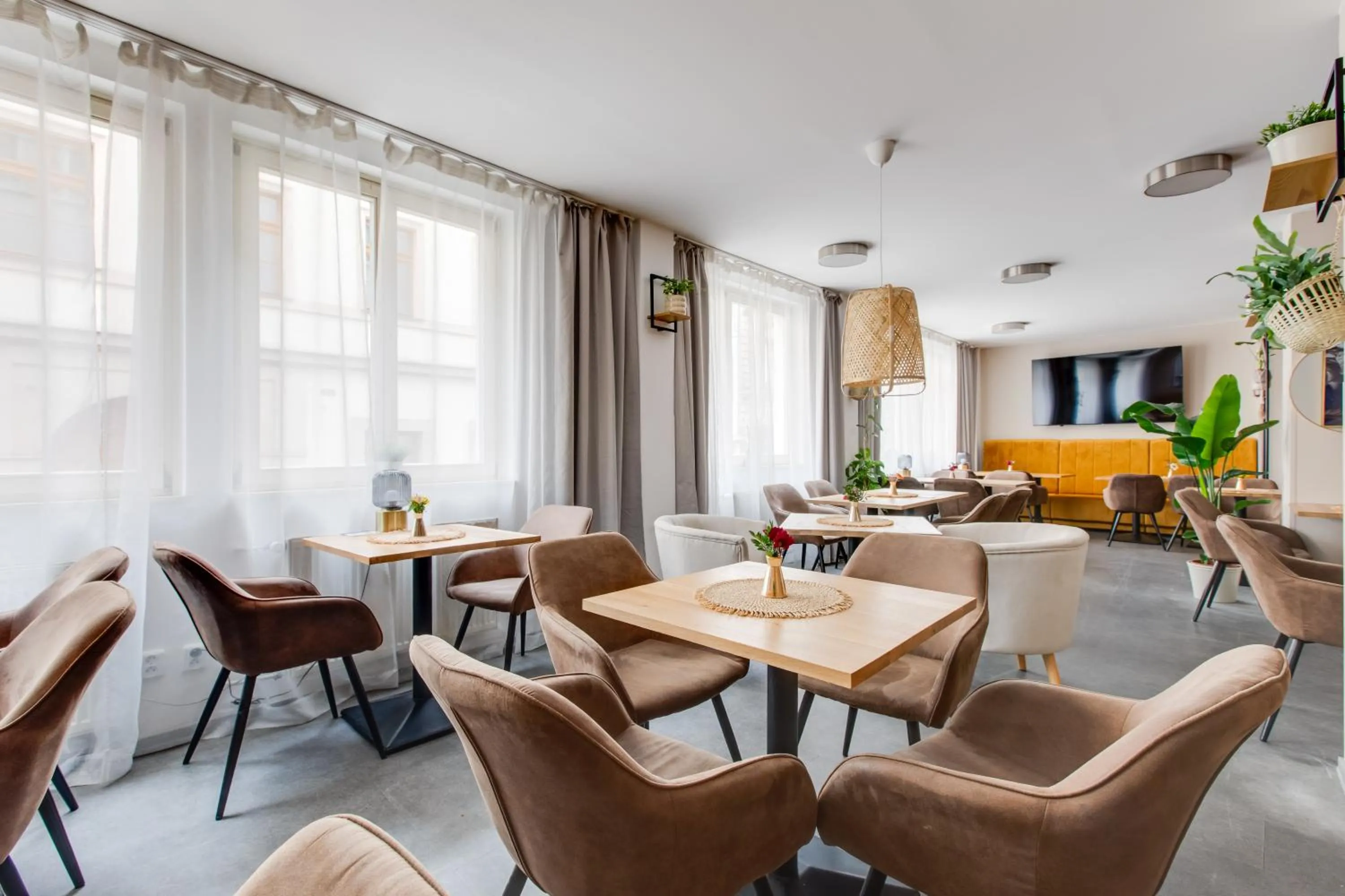 Restaurant/places to eat in Hotel Andante