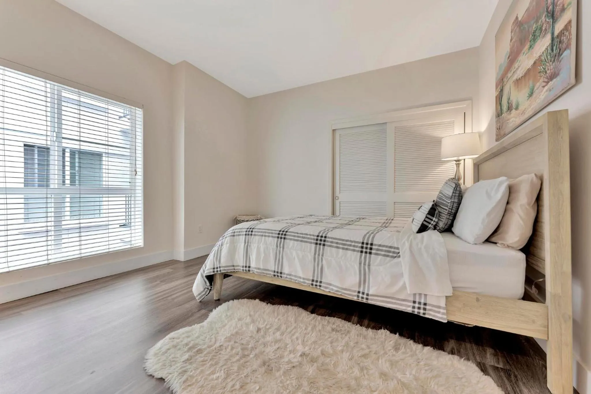 Bed in 1 Luxury Apartment