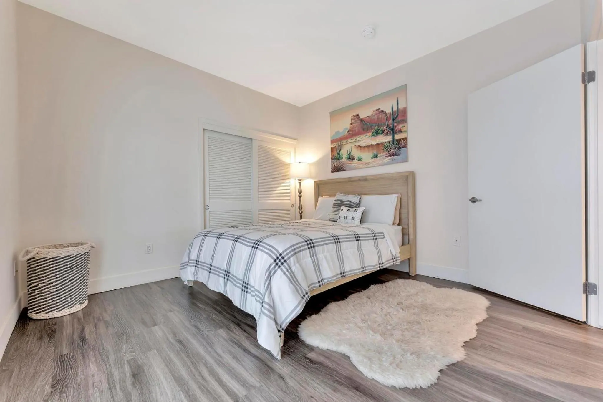 Bed in 1 Luxury Apartment