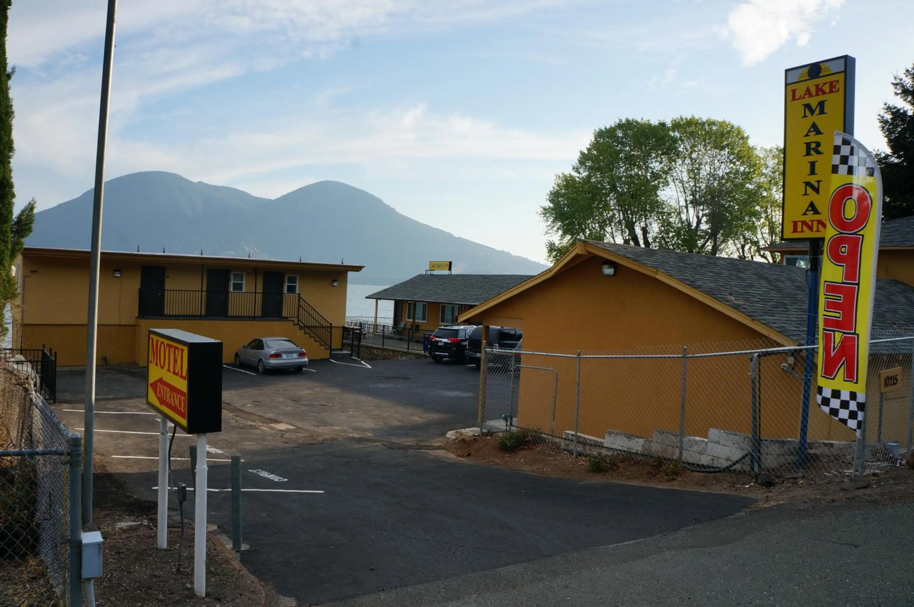 Property building in Lake Marina Inn
