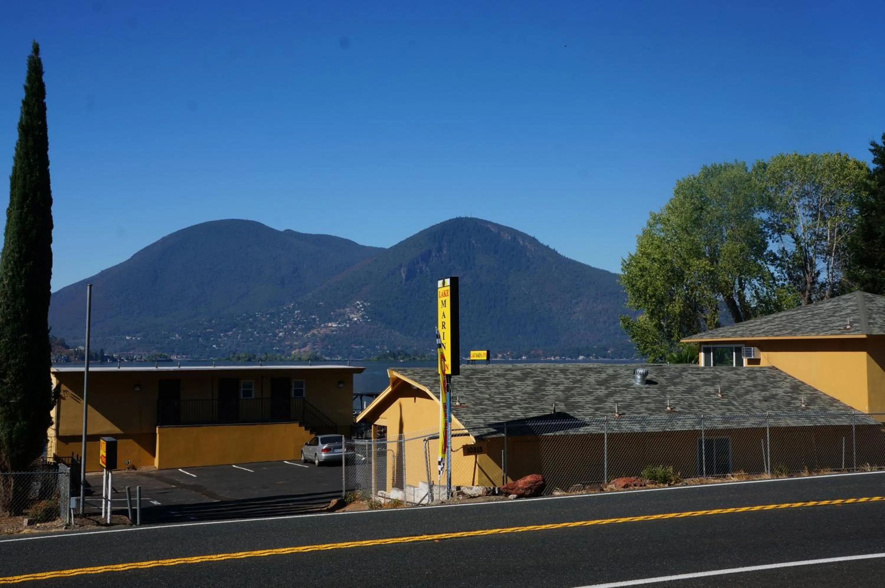 Property building in Lake Marina Inn
