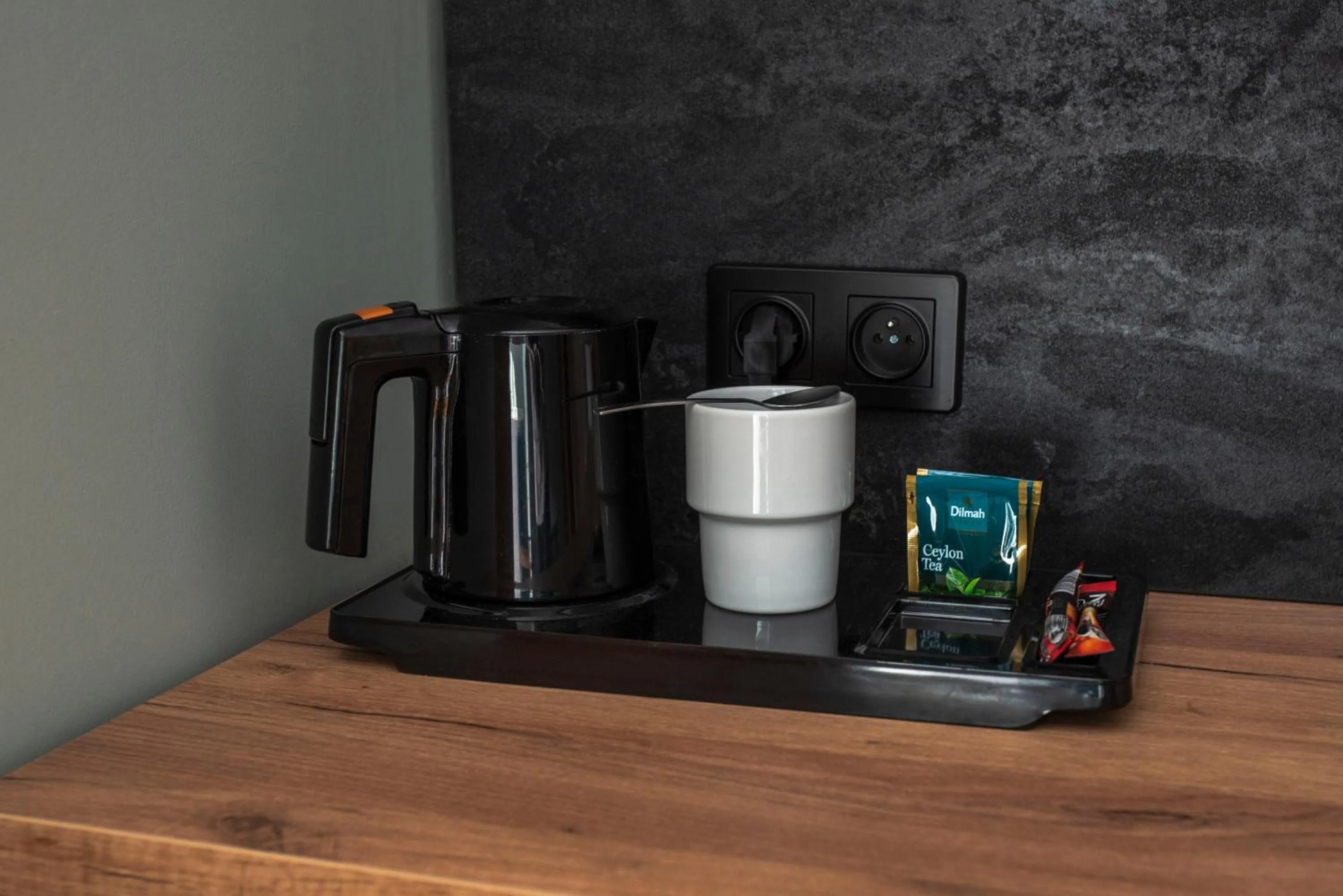 Coffee/tea facilities in Ohana Space w Juracie