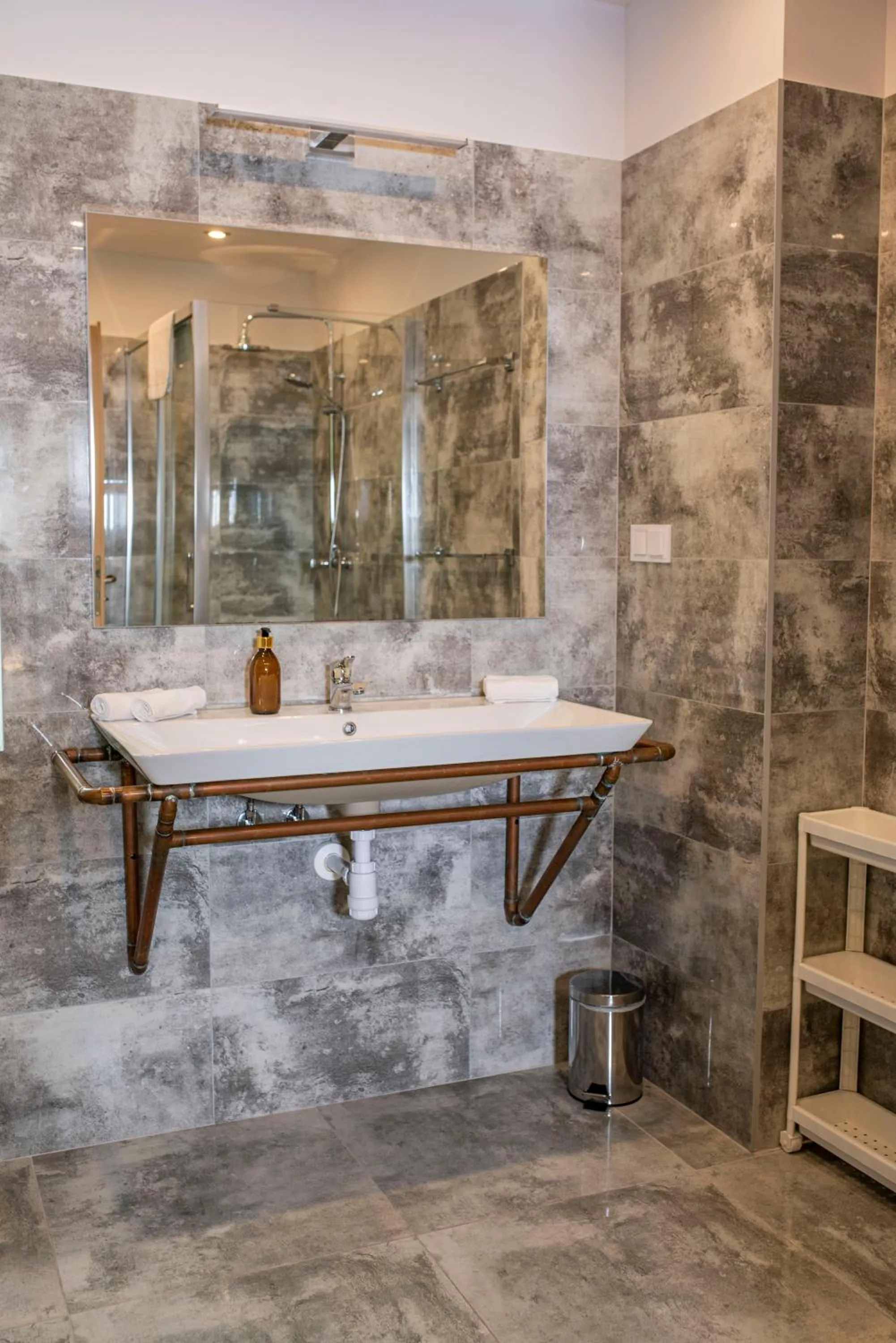 Shower in Ohana Space w Juracie